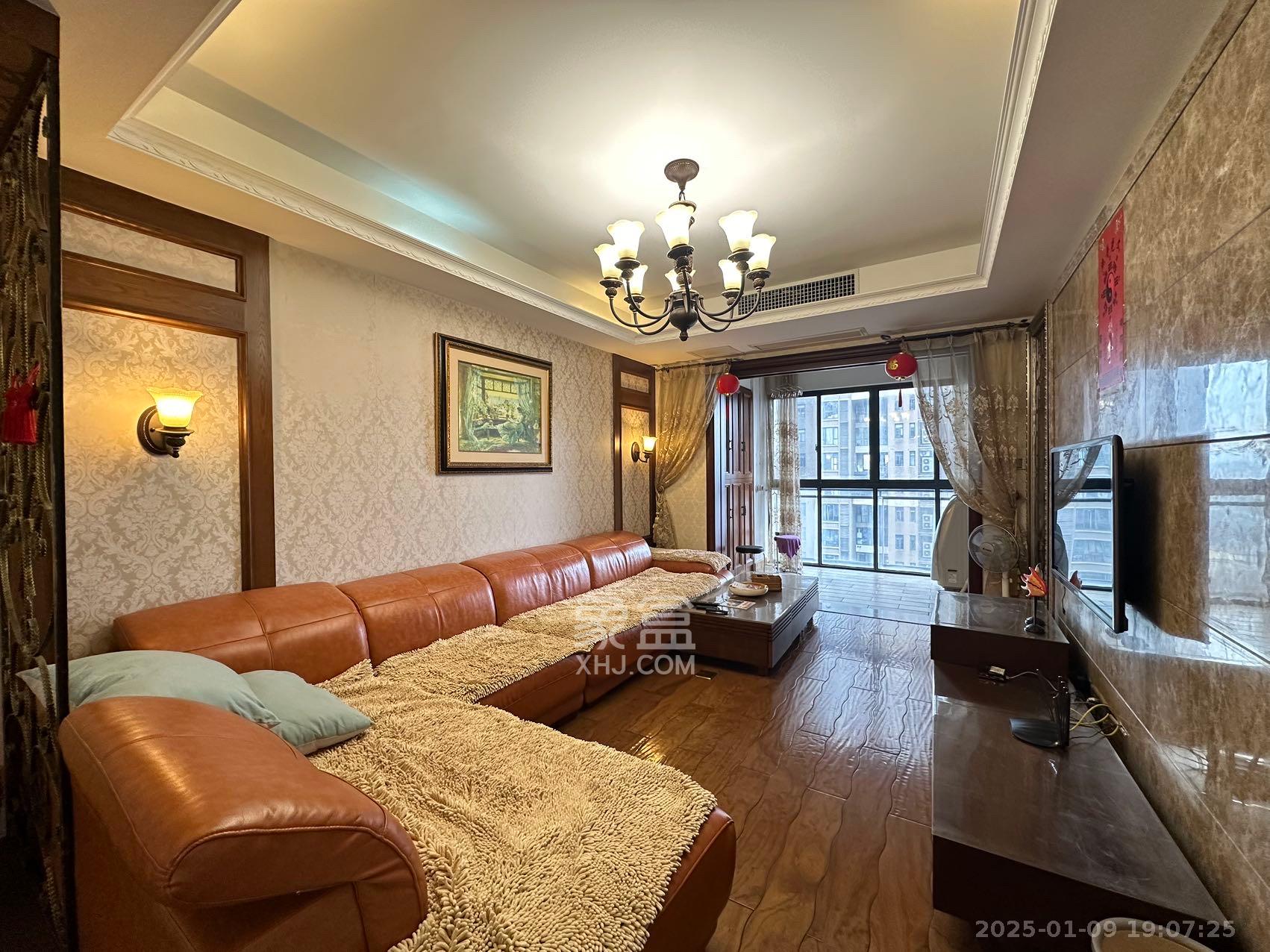 藏珑湖上国际花园 3室2厅2卫 3200.0元/月 藏珑湖上国际花园 3室2厅2卫 3200.0元/月室内图