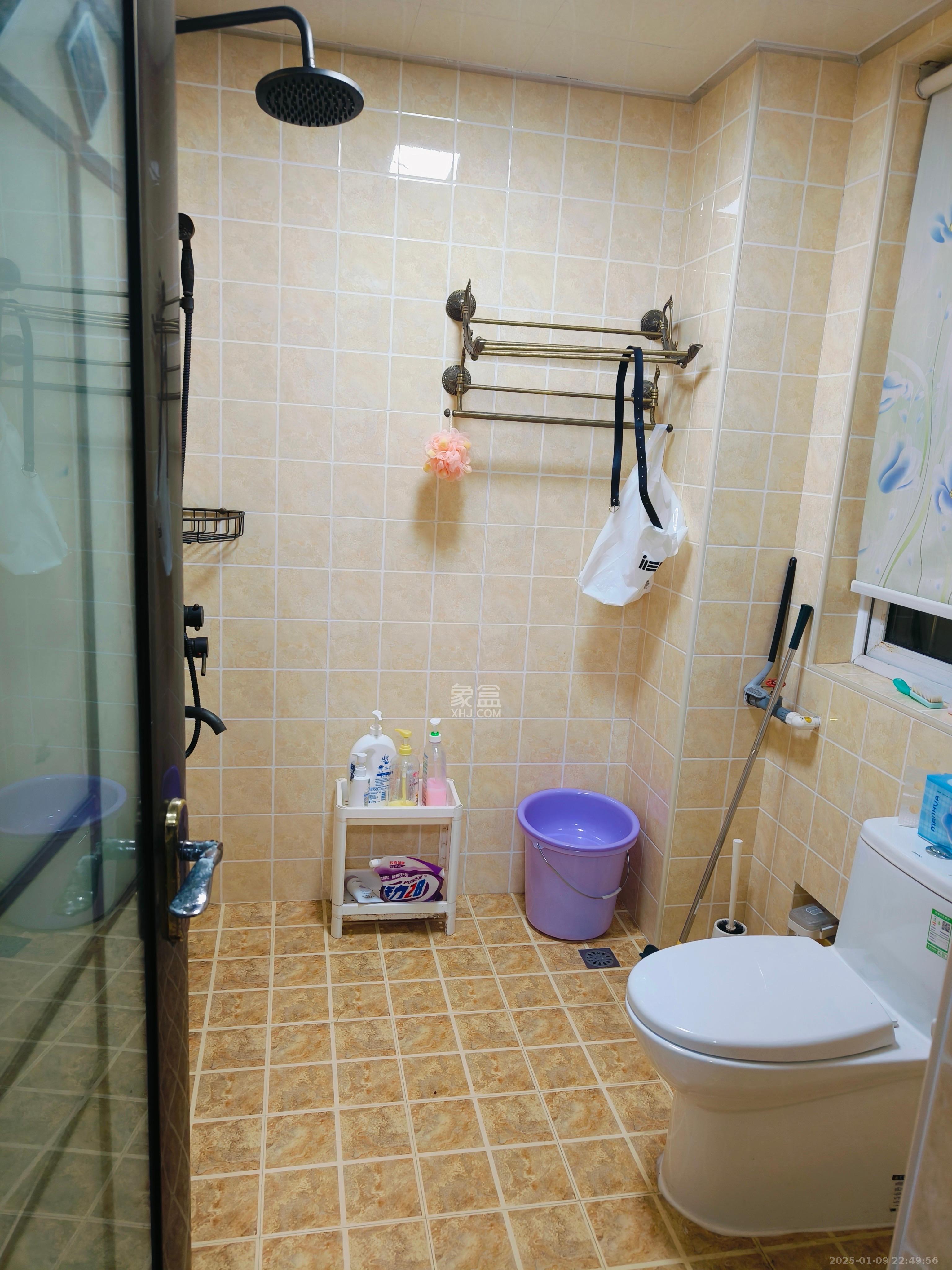 嘉盛和园 4室2厅2卫 3500.0元/月 嘉盛和园 4室2厅2卫 3500.0元/月室内图