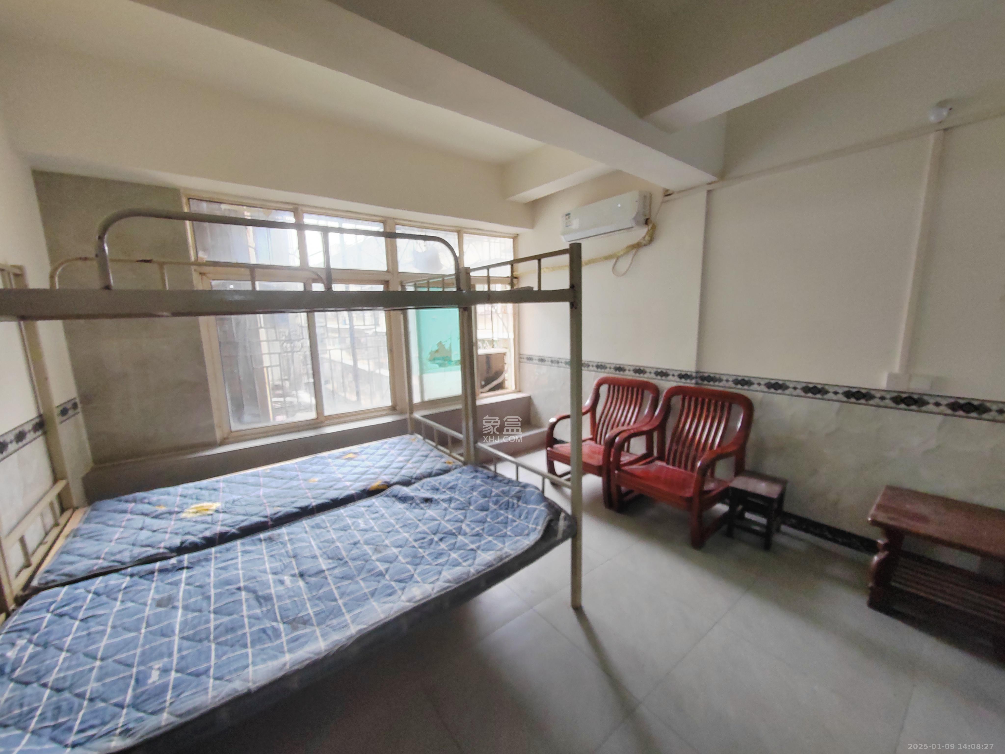 大众公寓(人人家宿舍) 4室1厅1卫 3100.0元/月 大众公寓(人人家宿舍) 4室1厅1卫 3100.0元/月室内图