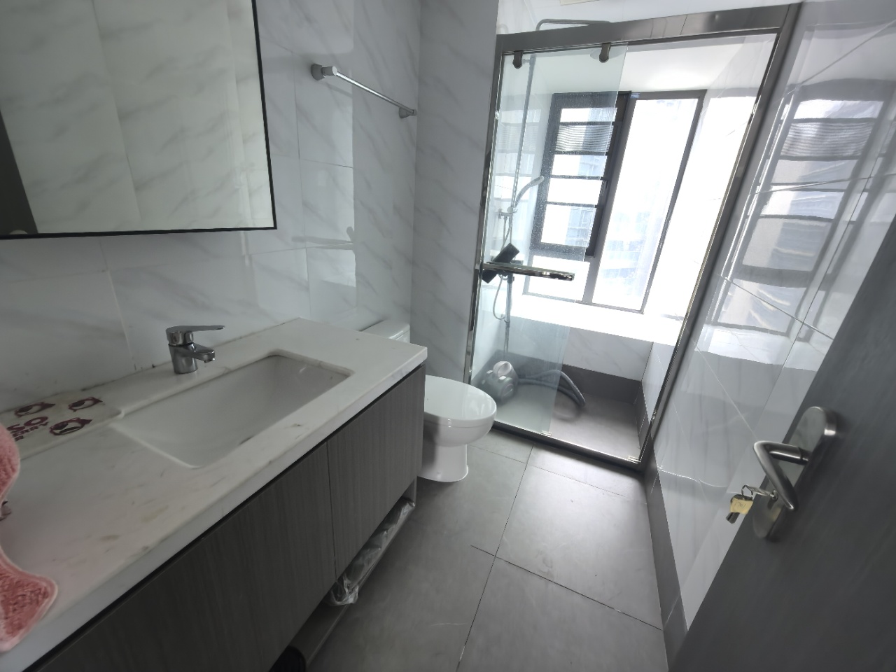 华侨城曦海岸3期 4室2厅2卫 216.0万 华侨城曦海岸3期 4室2厅2卫 216.0万室内图