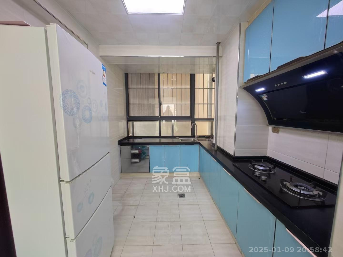 蓝山郡  3室2厅2卫    2100.0元/月 蓝山郡  3室2厅2卫    2100.0元/月室内图