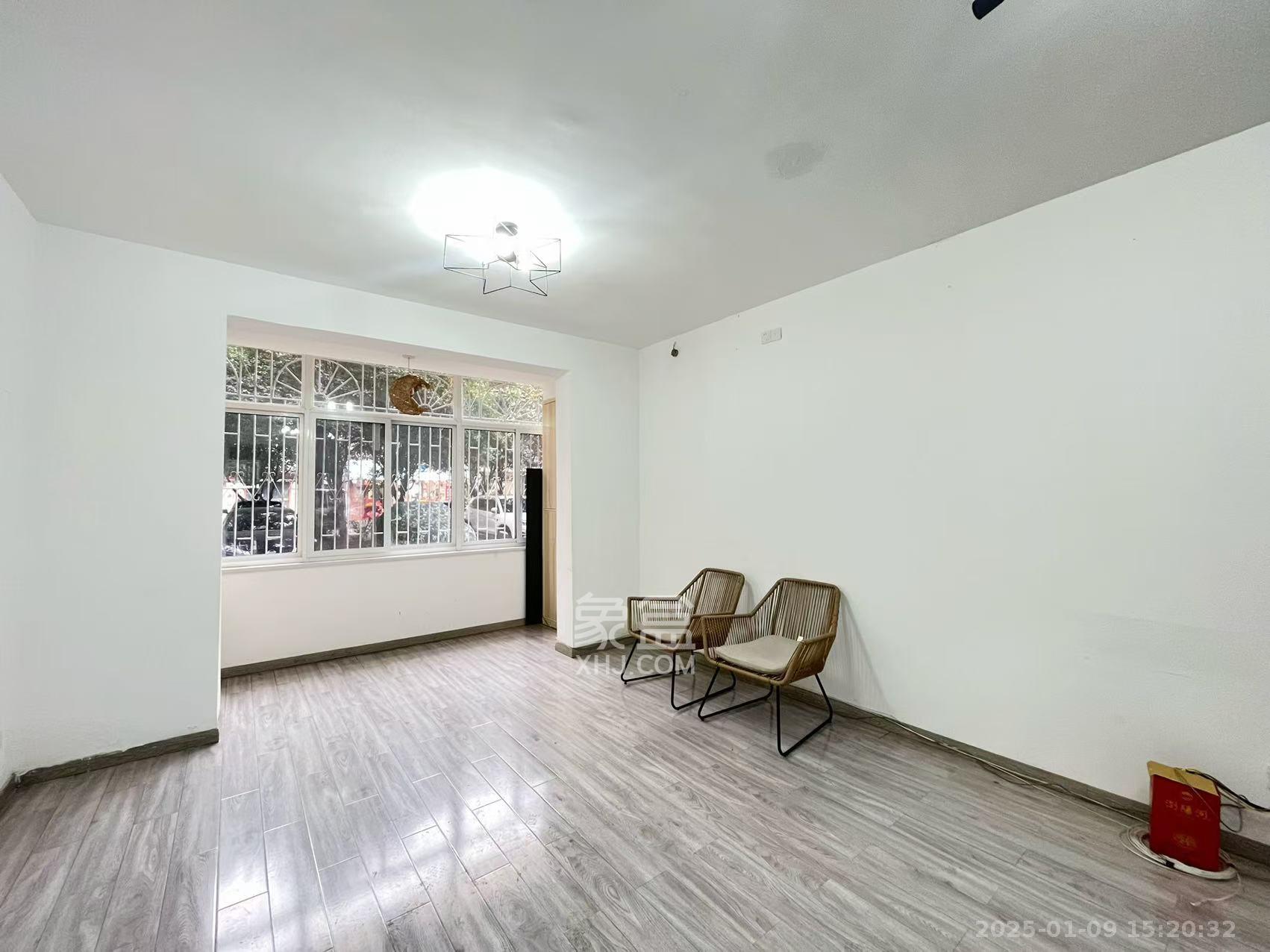 轴承厂宿舍 3室2厅1卫 35000.0元/月 轴承厂宿舍 3室2厅1卫 35000.0元/月室内图