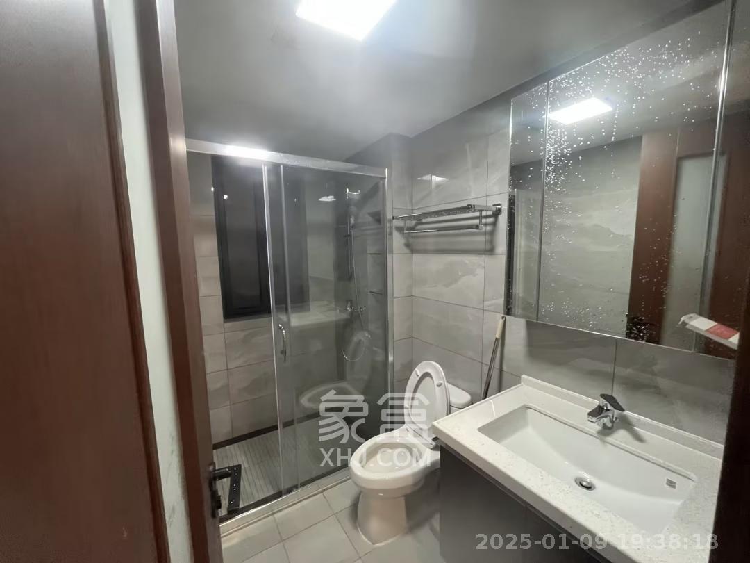 绿地长沙城际空间站(绿地新里佳苑) 4室2厅2卫 3800.0元/月 绿地长沙城际空间站(绿地新里佳苑) 4室2厅2卫 3800.0元/月室内图