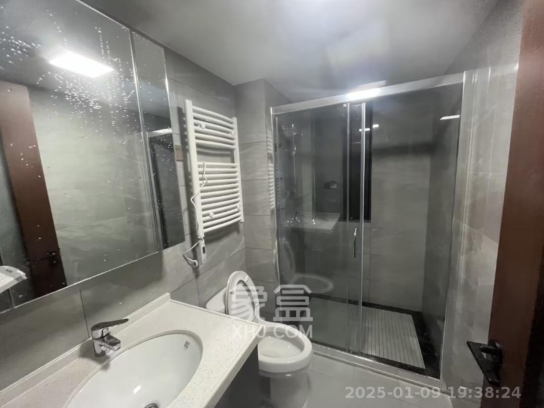 绿地长沙城际空间站(绿地新里佳苑) 4室2厅2卫 3800.0元/月 绿地长沙城际空间站(绿地新里佳苑) 4室2厅2卫 3800.0元/月室内图