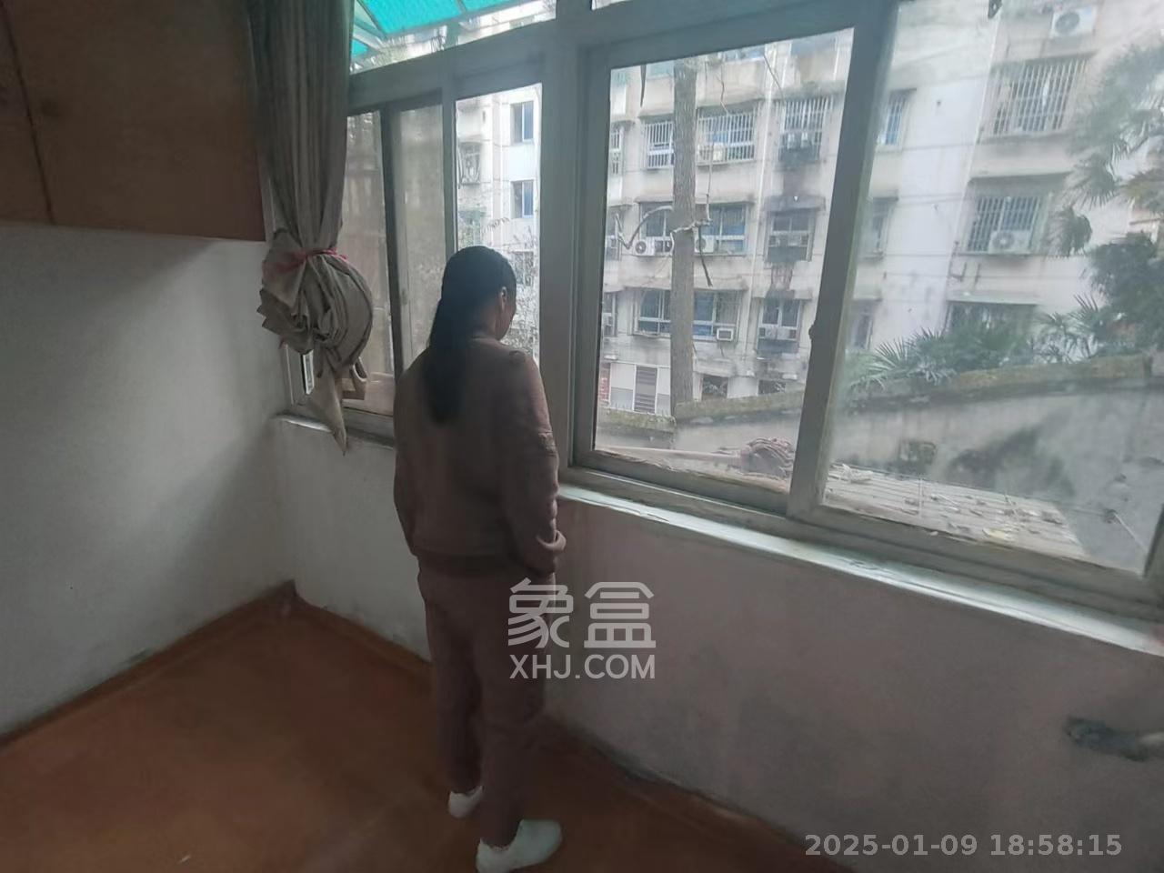 红旗社区  2室1厅1卫   1800.00元/月室内图