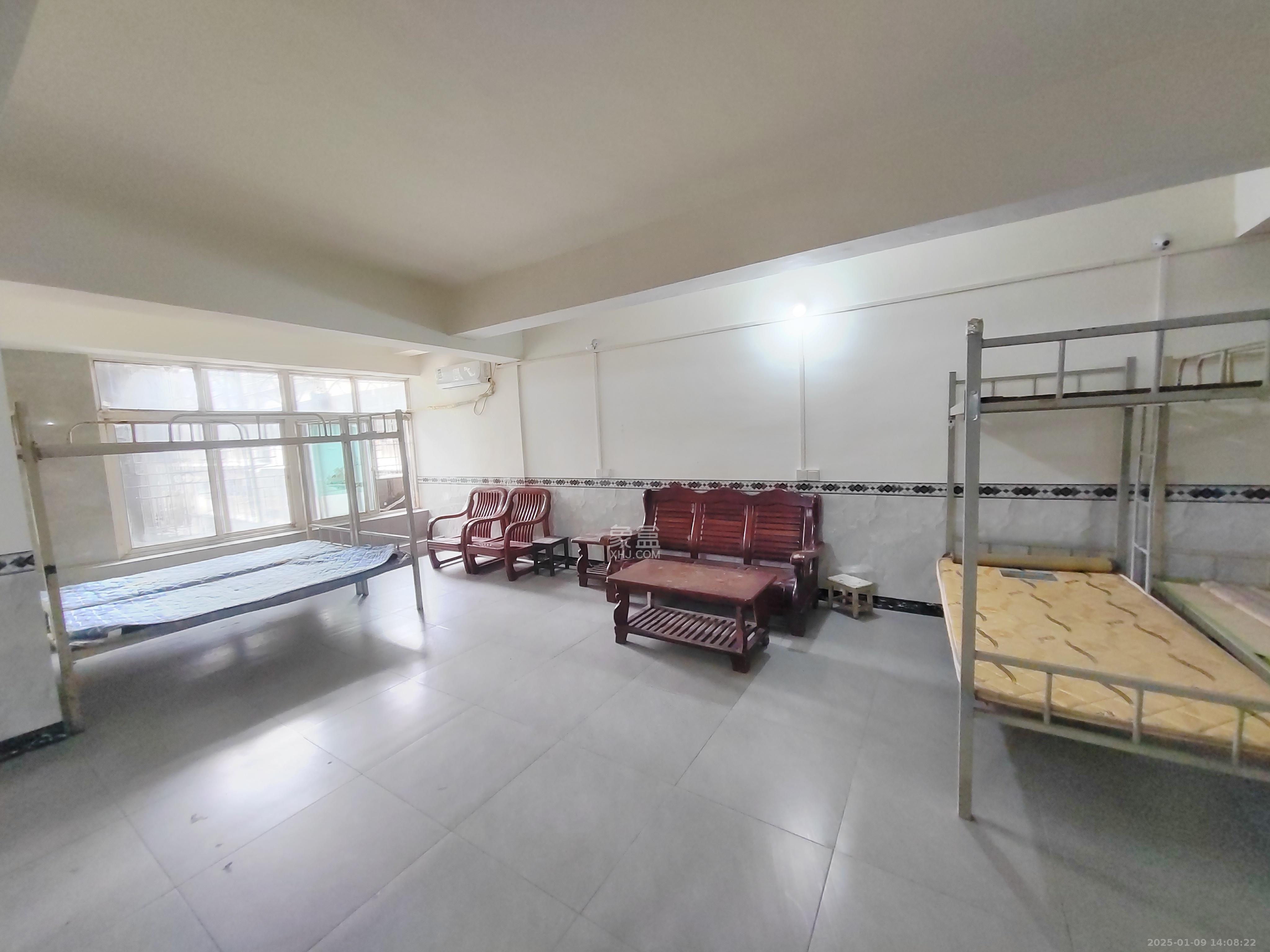 大众公寓(人人家宿舍) 4室1厅1卫 3100.0元/月 大众公寓(人人家宿舍) 4室1厅1卫 3100.0元/月室内图