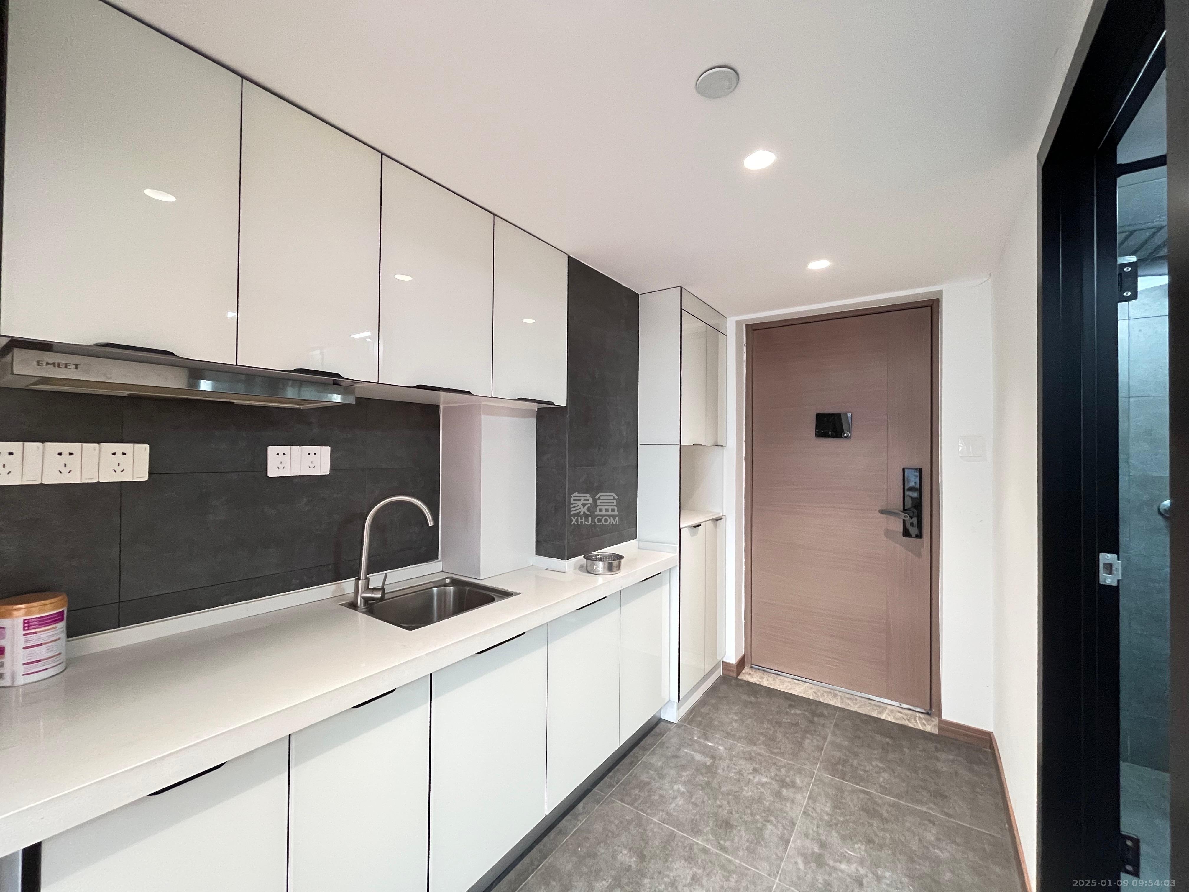 中交广场公寓  2室1厅1卫    2000.0元/月 中交广场公寓  2室1厅1卫    2000.0元/月室内图