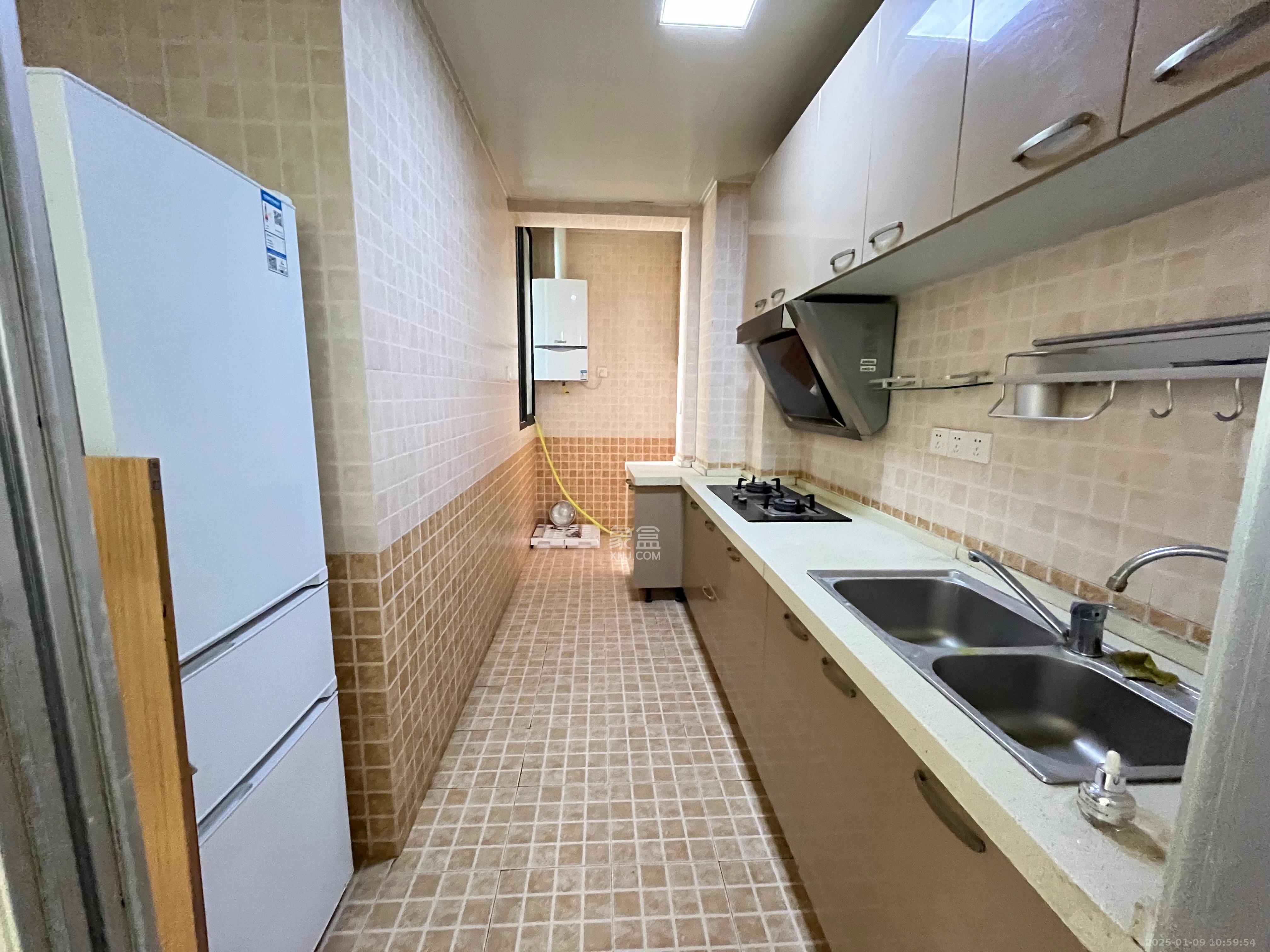 阳光100三期  3室2厅2卫    2800.0元/月 阳光100三期  3室2厅2卫    2800.0元/月室内图