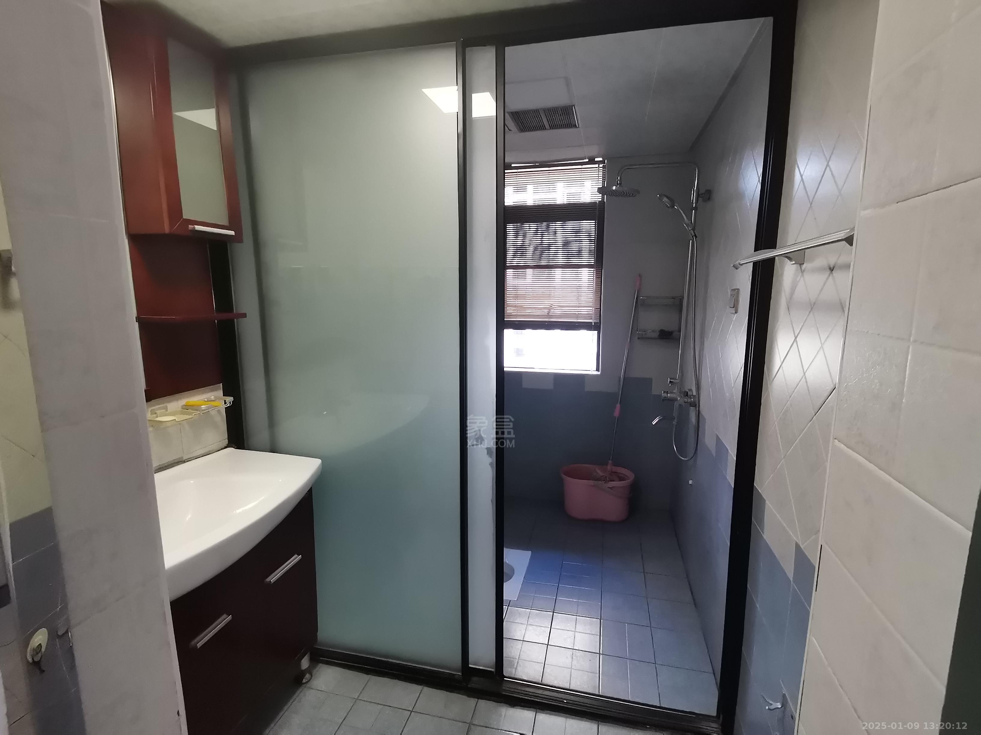 佳兆业金域天下二期 4室2厅1卫 2100.0元/月 佳兆业金域天下二期 4室2厅1卫 2100.0元/月室内图