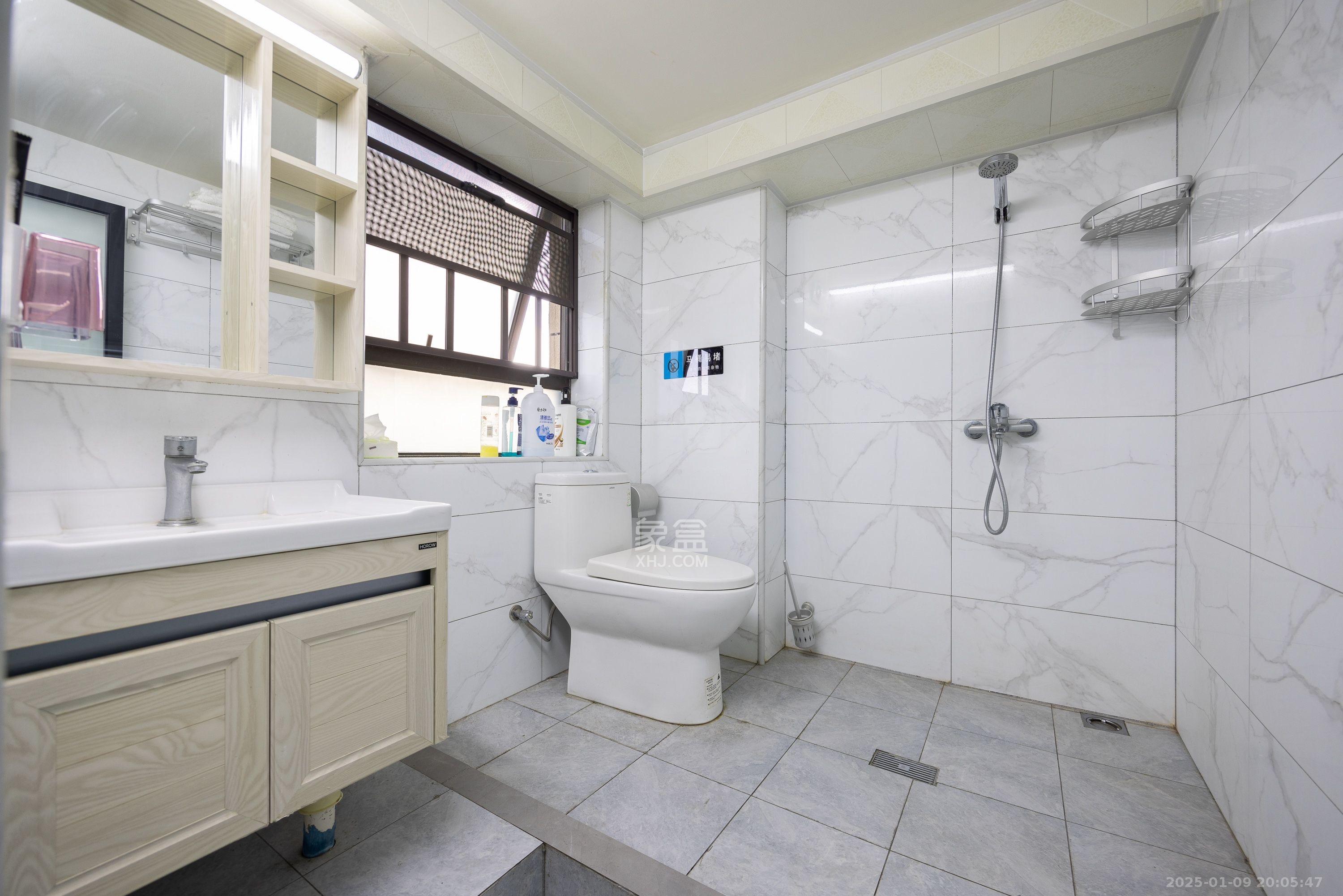 达美溪湖湾 3室1厅2卫 4000.0元/月 达美溪湖湾 3室1厅2卫 4000.0元/月室内图