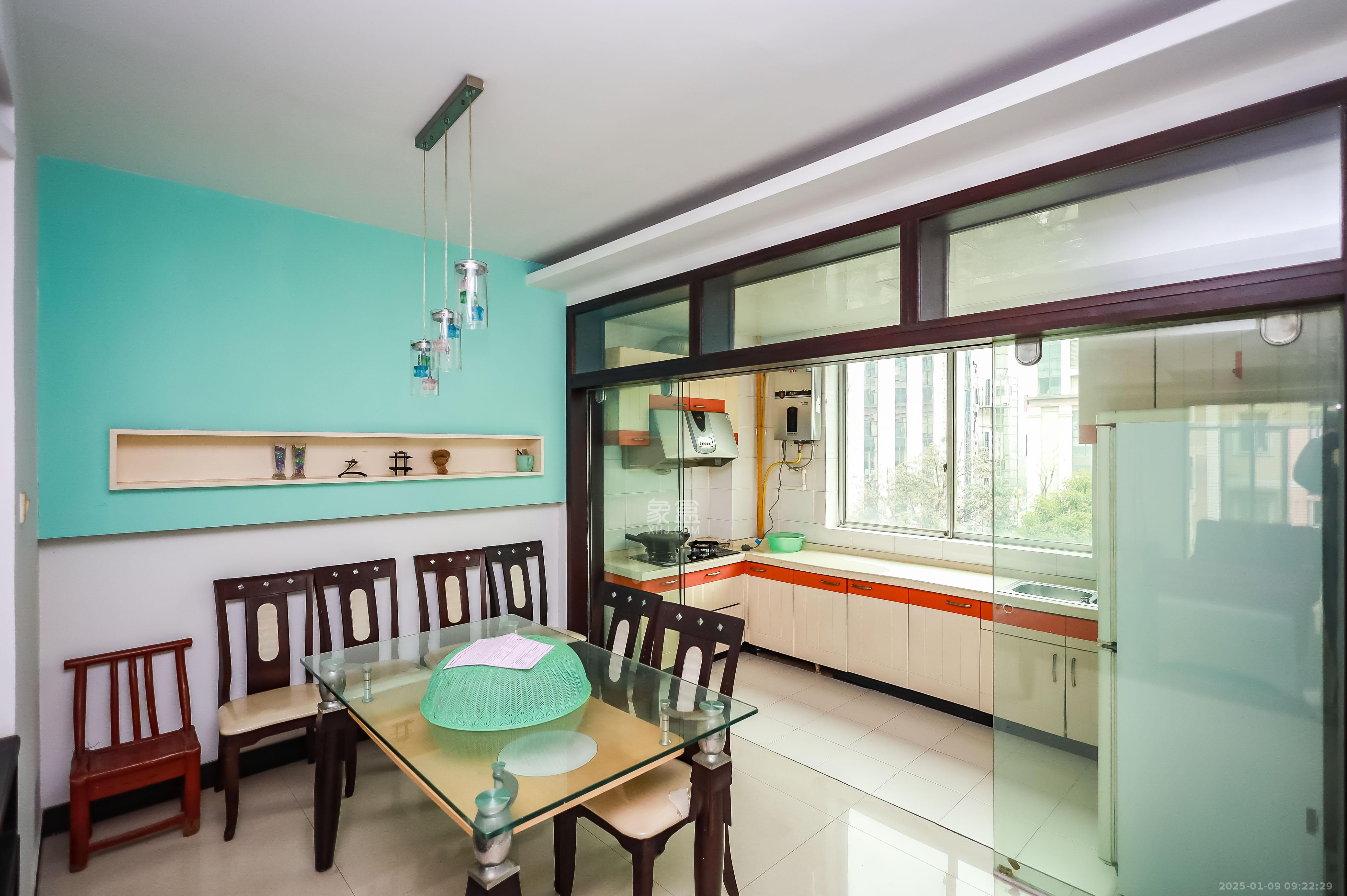 静园山庄  4室2厅2卫    2600.0元/月 静园山庄  4室2厅2卫    2600.0元/月室内图