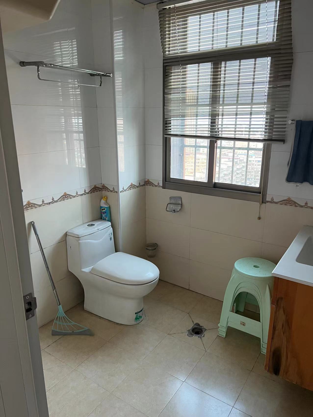 湘江风光大厦 3室2厅2卫 1500.0元/月 湘江风光大厦 3室2厅2卫 1500.0元/月室内图