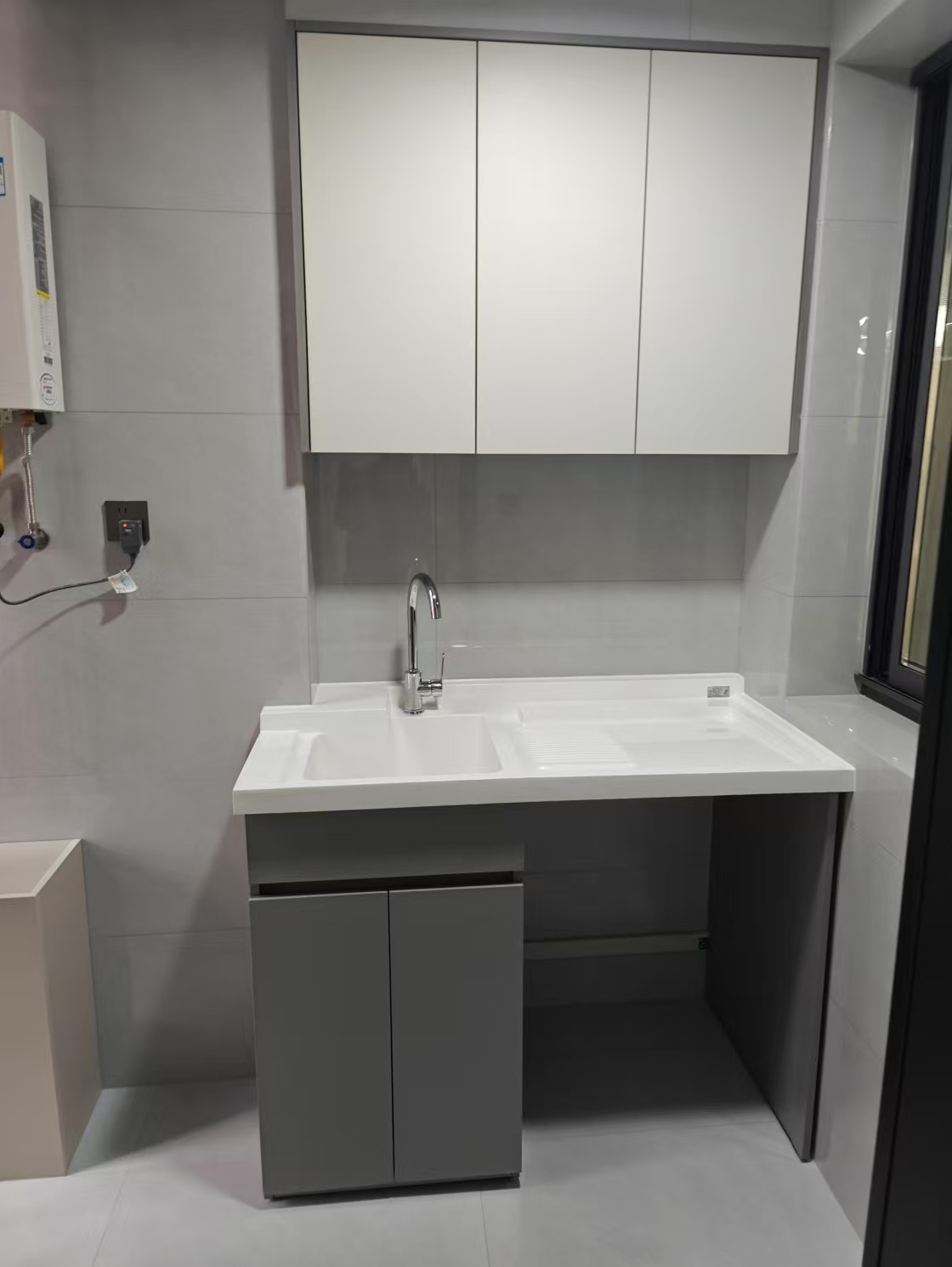 互助小区电梯房 3室2厅2卫 2300.0元/月 互助小区电梯房 3室2厅2卫 2300.0元/月室内图