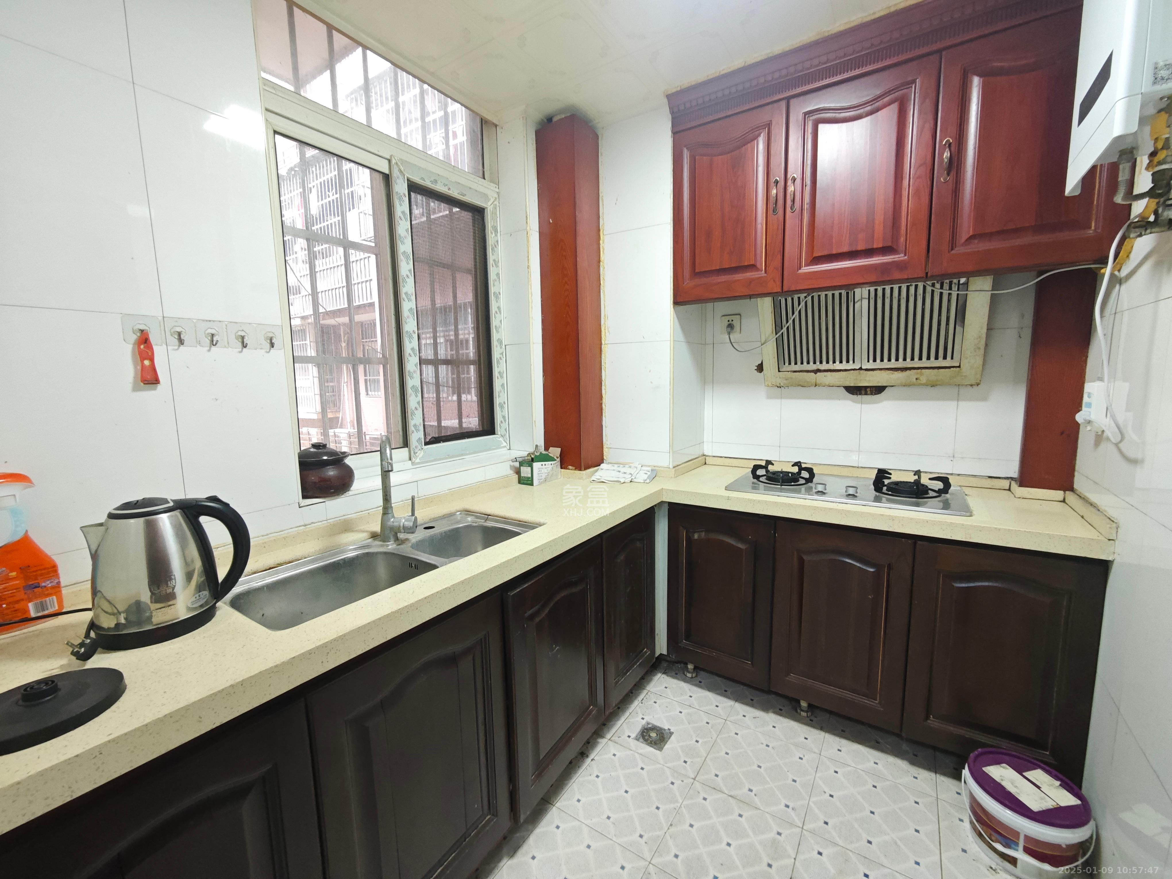 黎郡新宇康景园  2室1厅1卫    2000.0元/月 黎郡新宇康景园  2室1厅1卫    2000.0元/月室内图