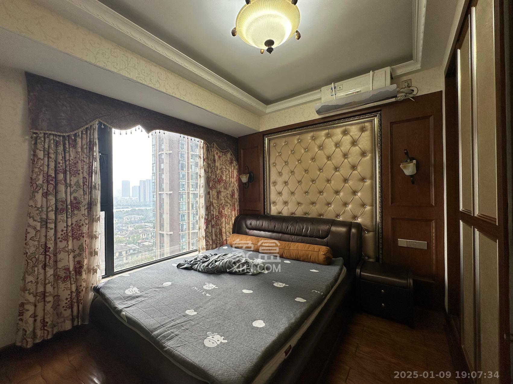 藏珑湖上国际花园 3室2厅2卫 3200.0元/月 藏珑湖上国际花园 3室2厅2卫 3200.0元/月室内图