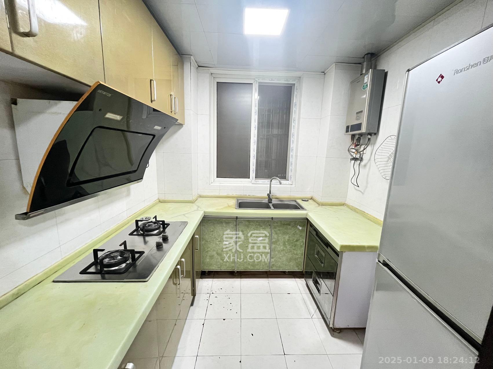 东南雅苑 3室2厅1卫 2800.0元/月 东南雅苑 3室2厅1卫 2800.0元/月室内图