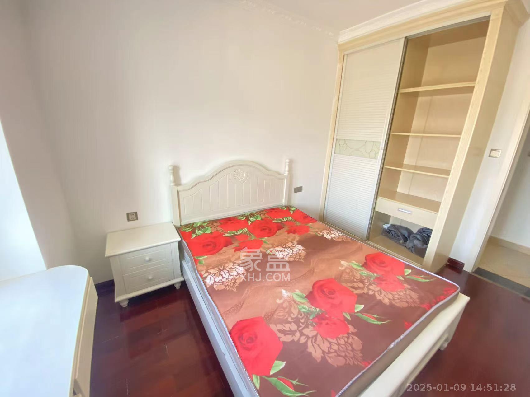 钱隆樽品(一、二、三期) 4室2厅2卫 4500.0元/月 钱隆樽品(一、二、三期) 4室2厅2卫 4500.0元/月室内图