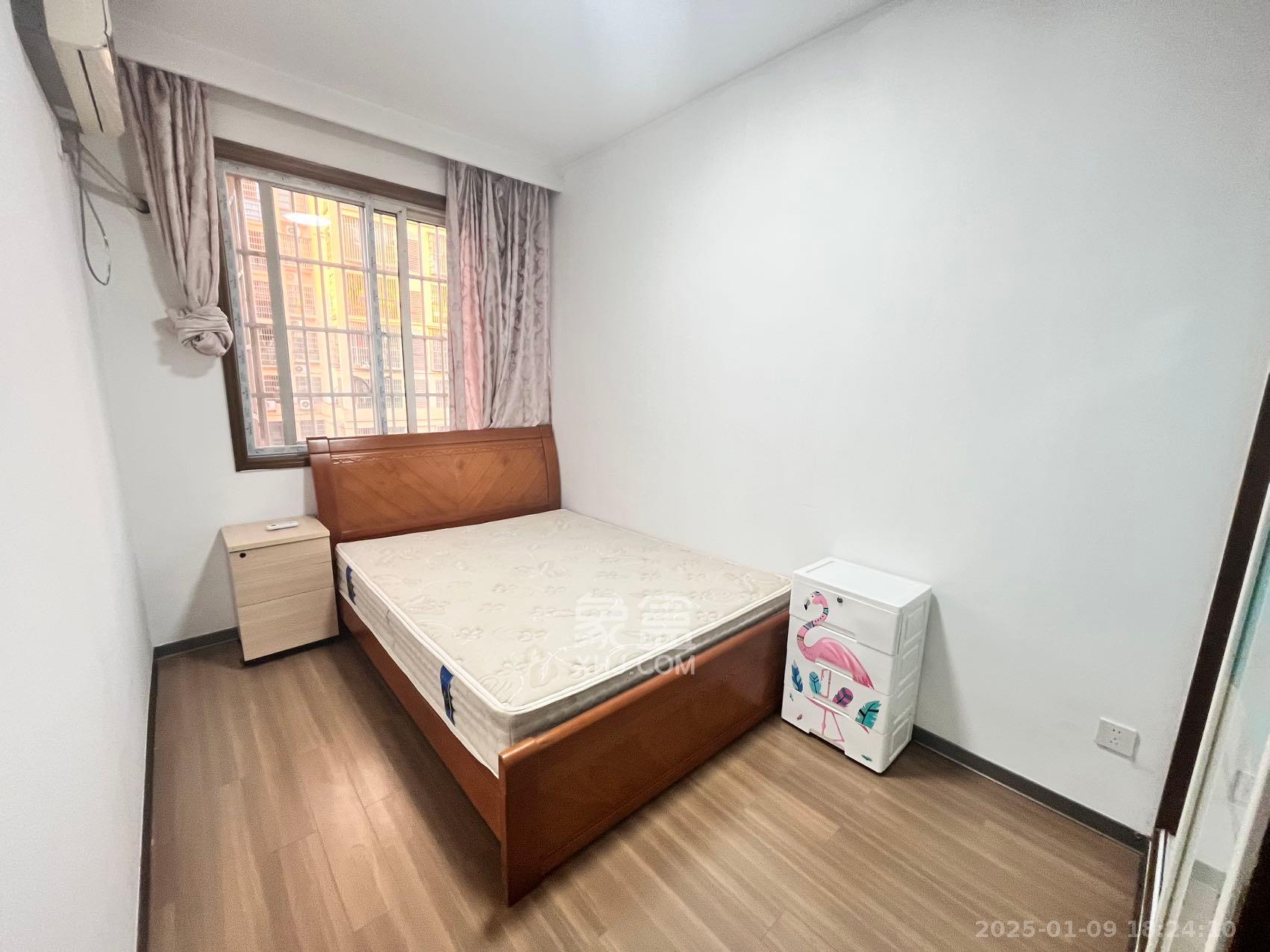 东南雅苑 3室2厅1卫 2800.0元/月 东南雅苑 3室2厅1卫 2800.0元/月室内图