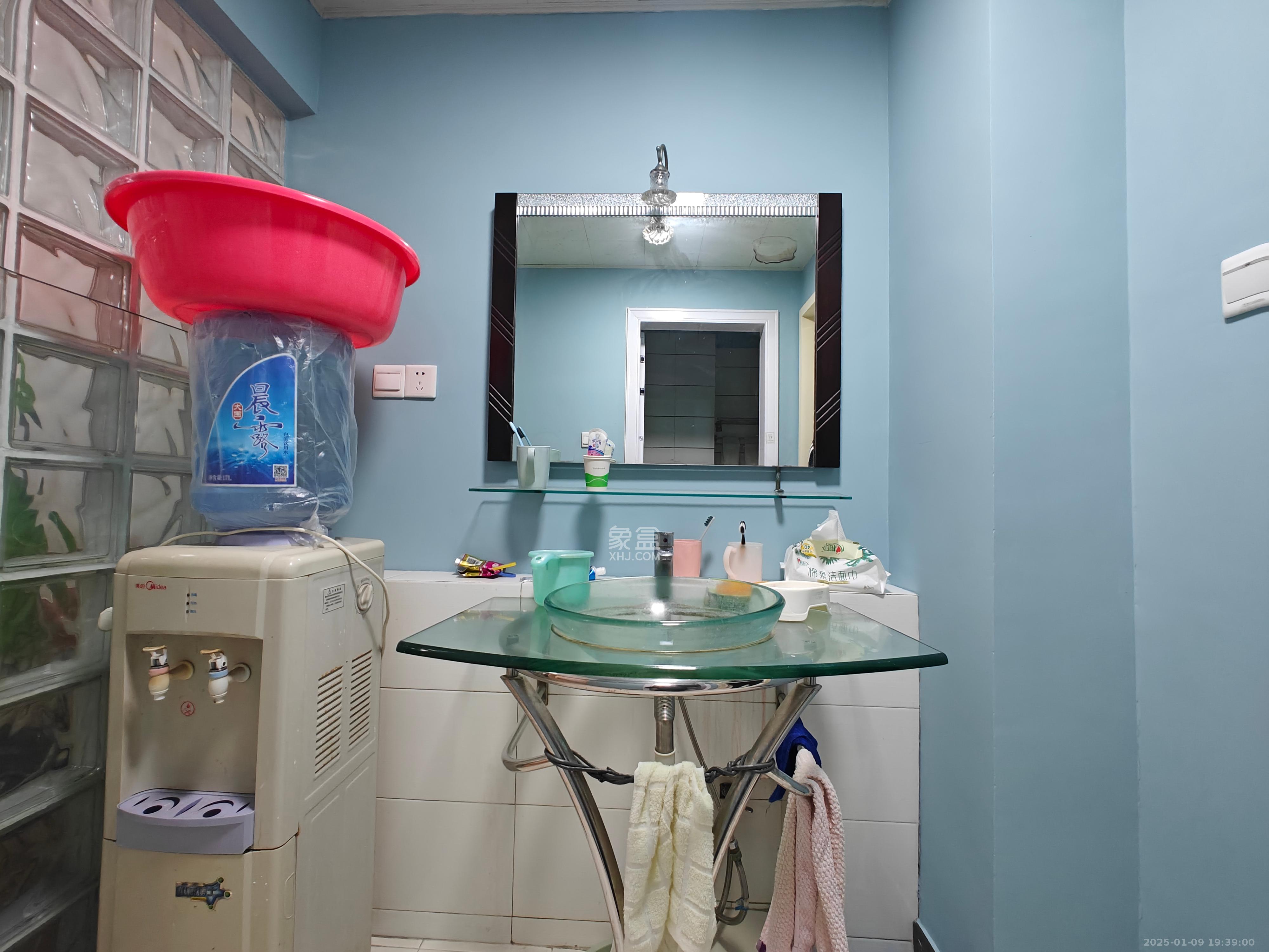 名都花园  2室2厅1卫    2500.0元/月 名都花园  2室2厅1卫    2500.0元/月室内图