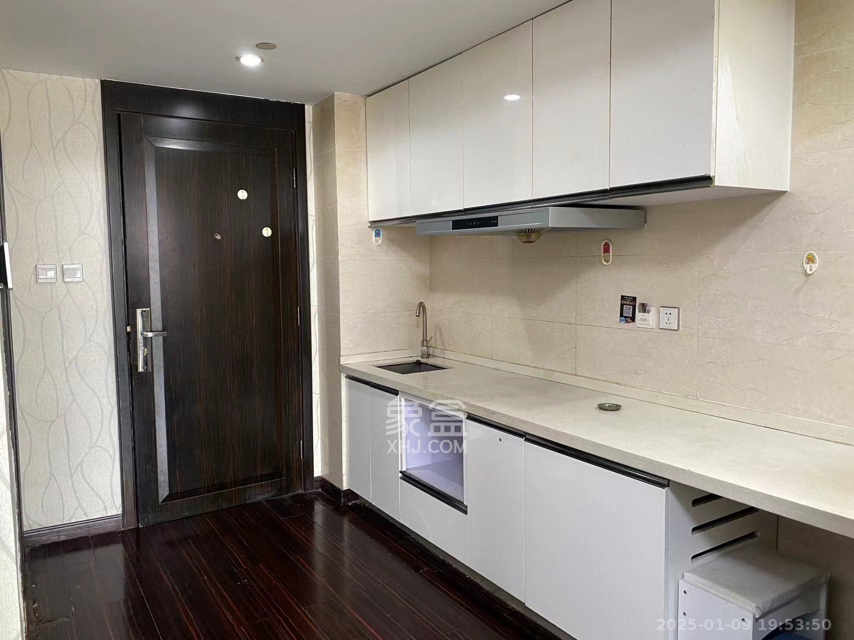 德思勤城市广场(宝格丽公寓) 1室1厅1卫 1700.0元/月 德思勤城市广场(宝格丽公寓) 1室1厅1卫 1700.0元/月室内图