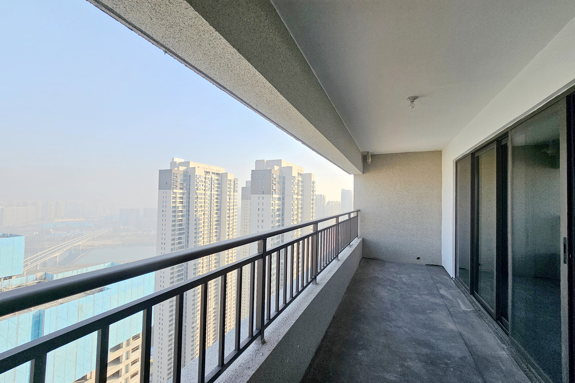 阳光城尚东湾嘉林苑 3室2厅2卫 90.0万 阳光城尚东湾嘉林苑 3室2厅2卫 90.0万阳台