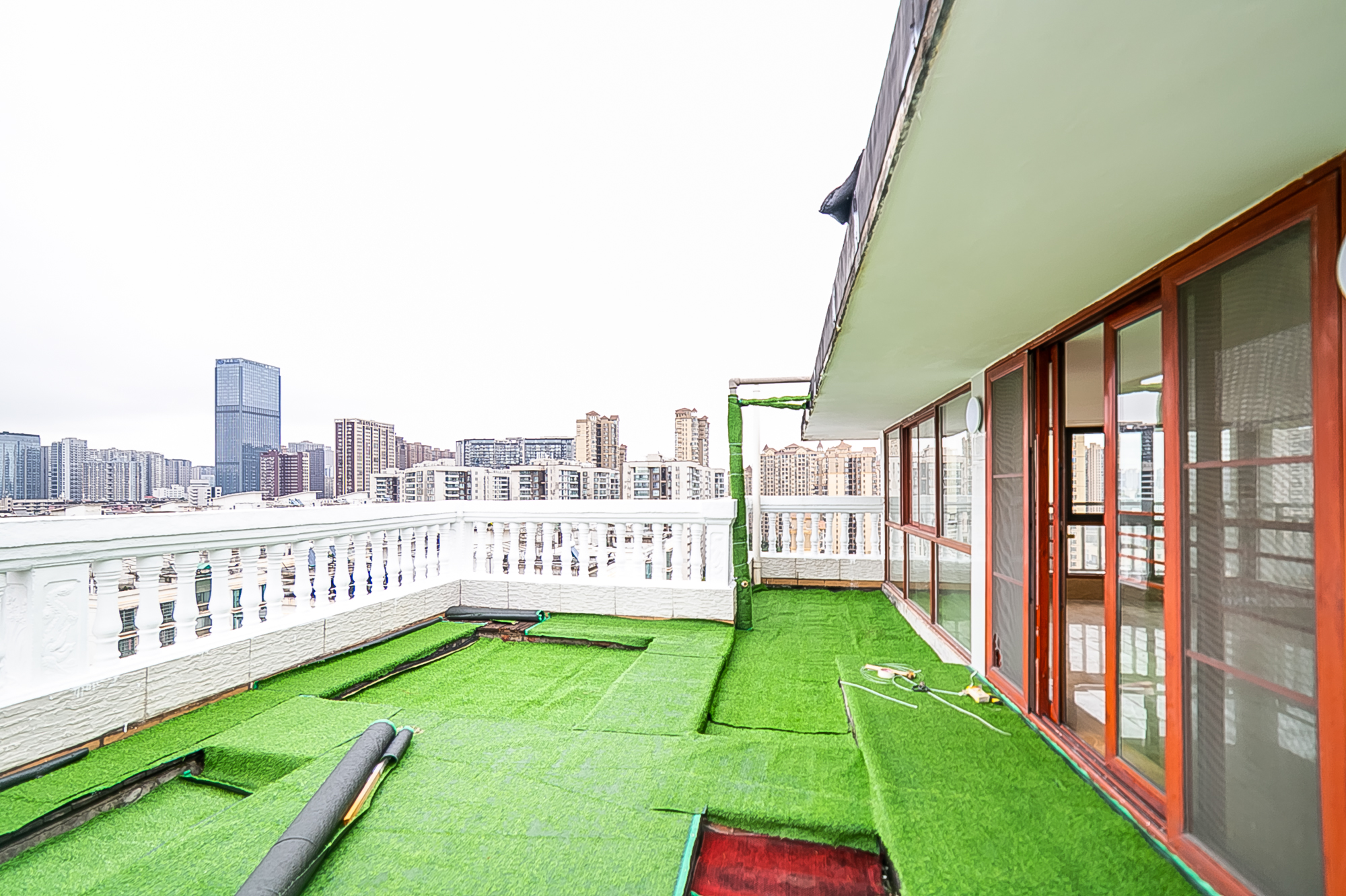 逸景苑  6室3厅4卫   298.00万其他