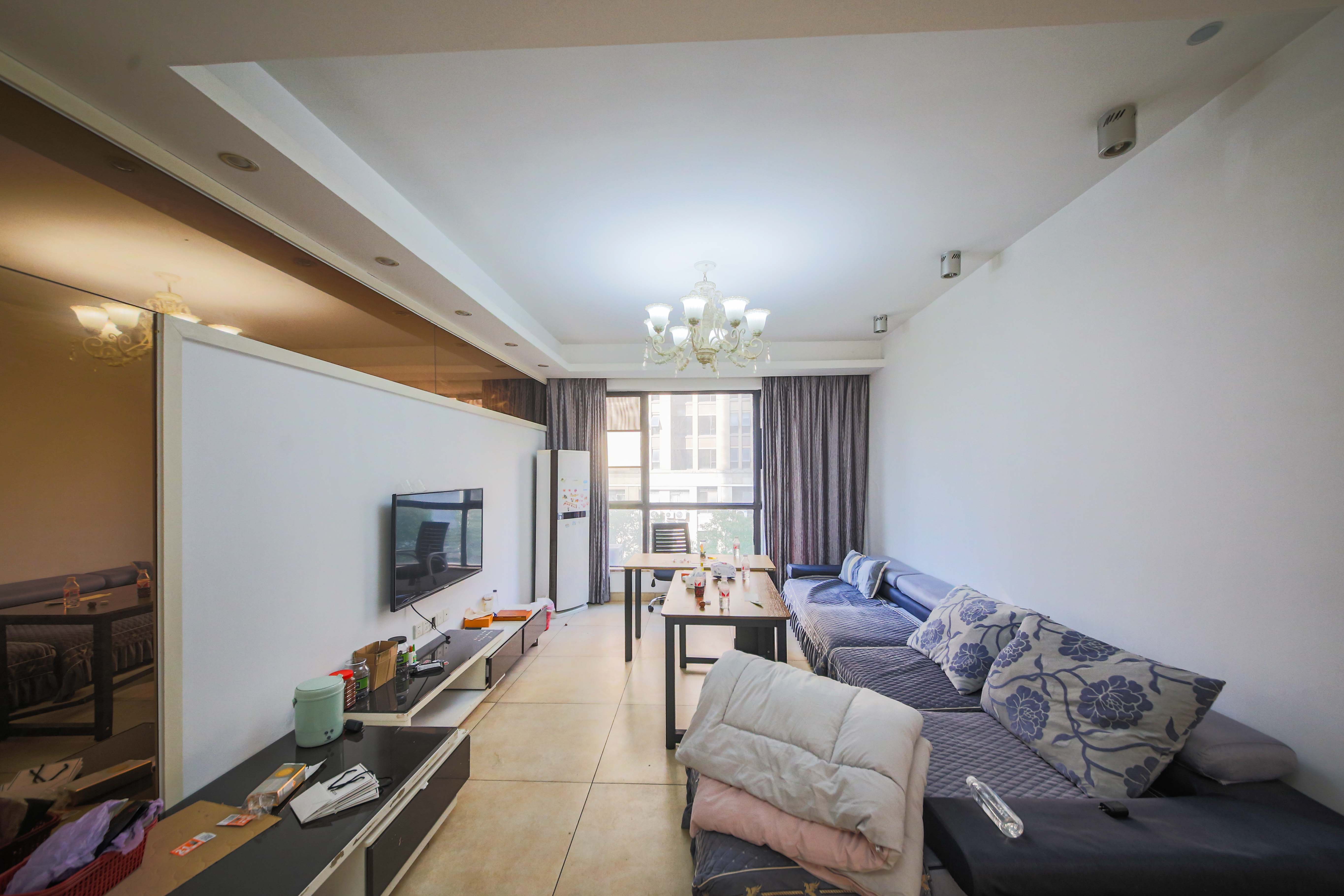 康斯丹郡(融程领秀佳园) 3室2厅1卫 69.98万 康斯丹郡(融程领秀佳园) 3室2厅1卫 69.98万客厅