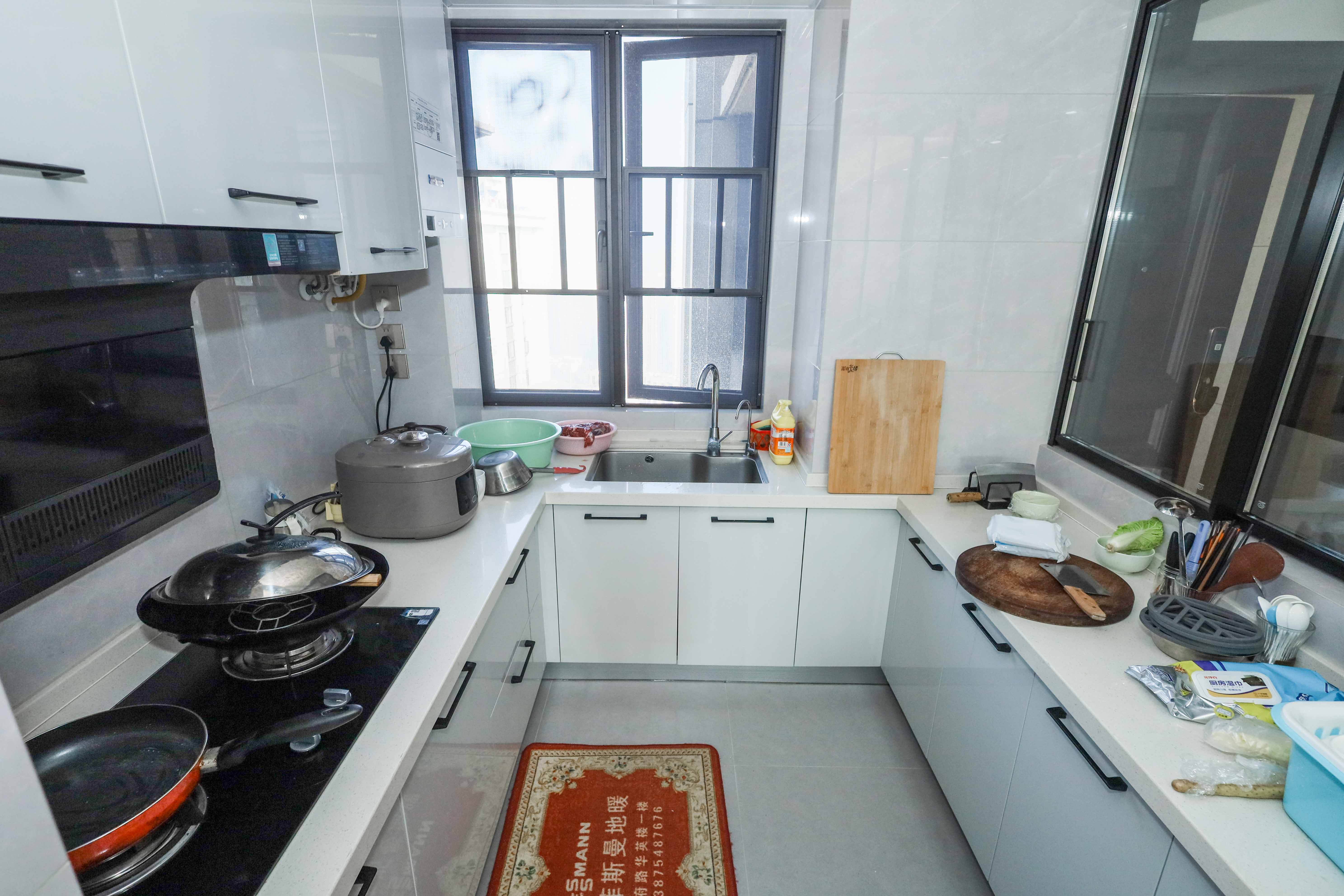 建发央著  4室2厅2卫   258.00万厨房