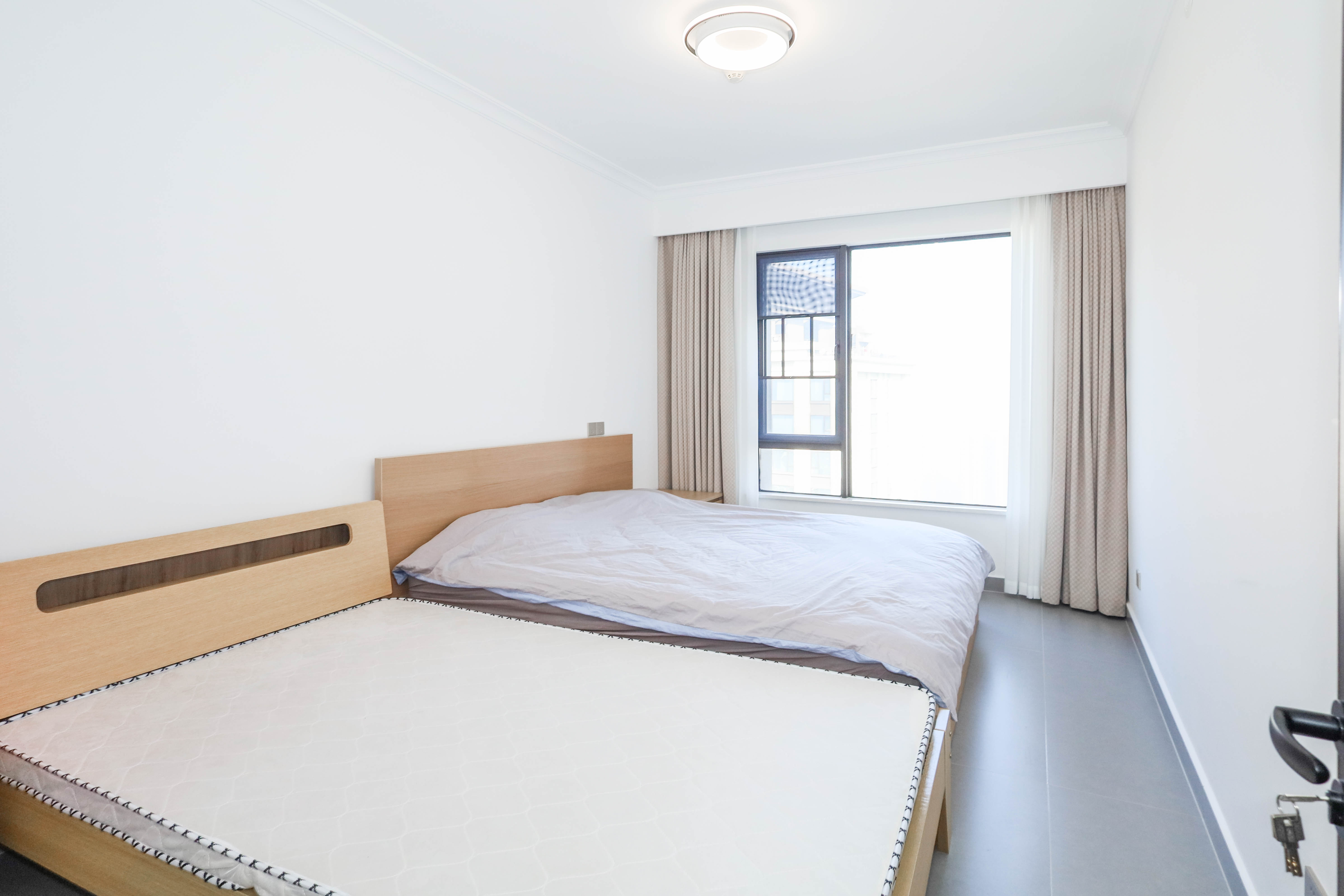建发央著  4室2厅2卫   258.00万卧室