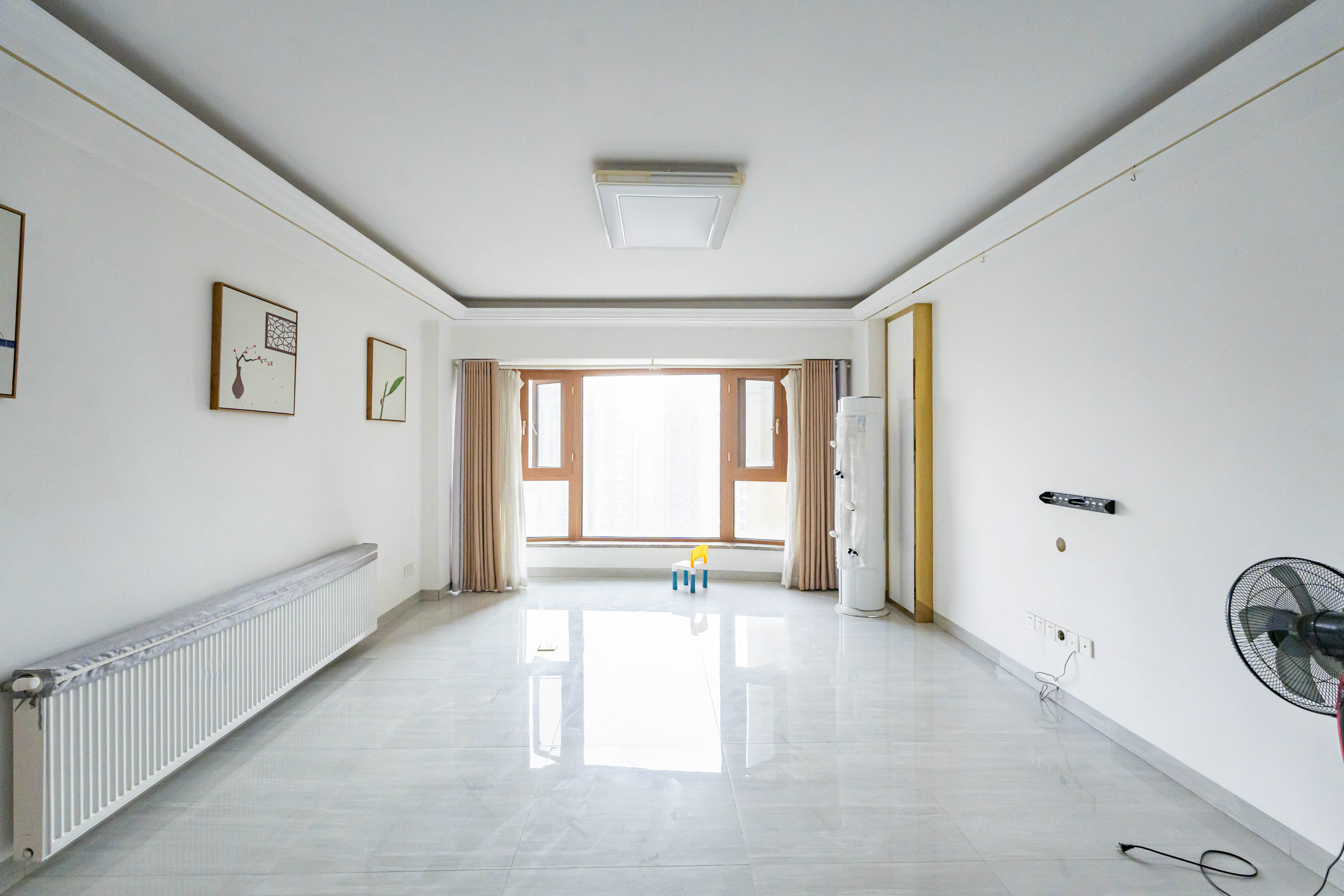 维一星城原山苑 1室2厅2卫 125.0万 维一星城原山苑 1室2厅2卫 125.0万客厅