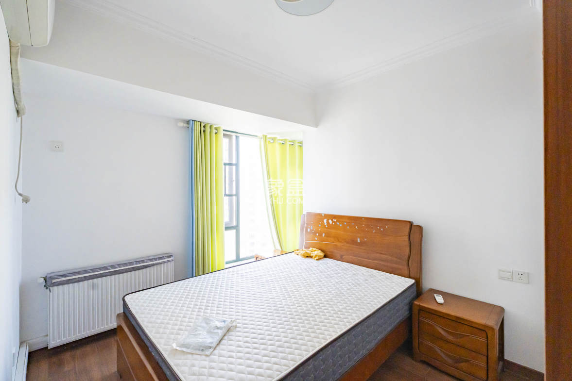 维一星城原山苑 1室2厅2卫 125.0万 维一星城原山苑 1室2厅2卫 125.0万卧室