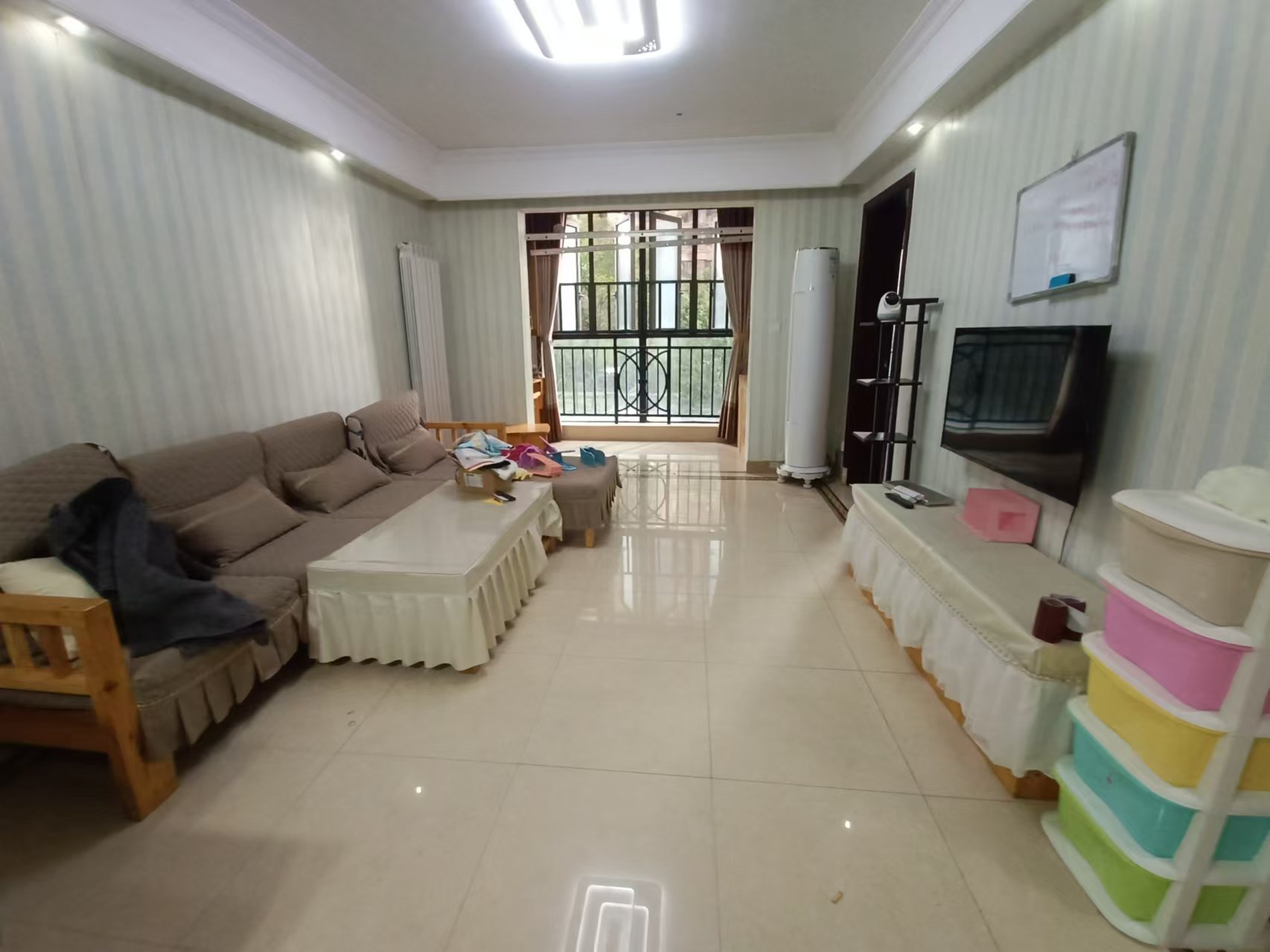 中海国际一期 3室2厅1卫 2000.0元/月 中海国际一期 3室2厅1卫 2000.0元/月室内图