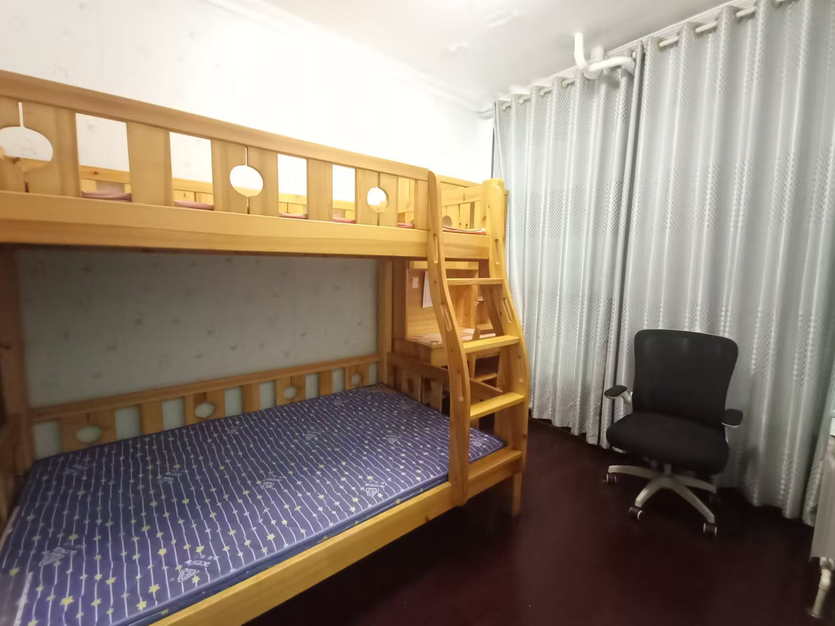 中海国际一期 3室2厅1卫 2000.0元/月 中海国际一期 3室2厅1卫 2000.0元/月室内图