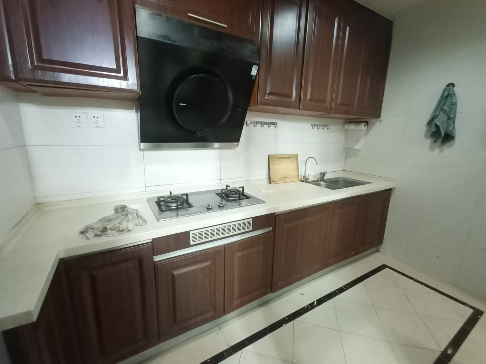 中海国际一期 3室2厅1卫 2000.0元/月 中海国际一期 3室2厅1卫 2000.0元/月室内图