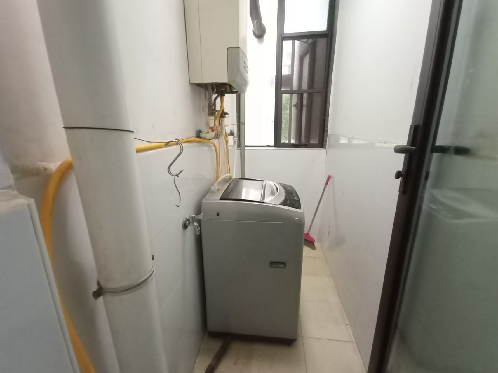 中海国际一期 3室2厅1卫 2000.0元/月 中海国际一期 3室2厅1卫 2000.0元/月室内图