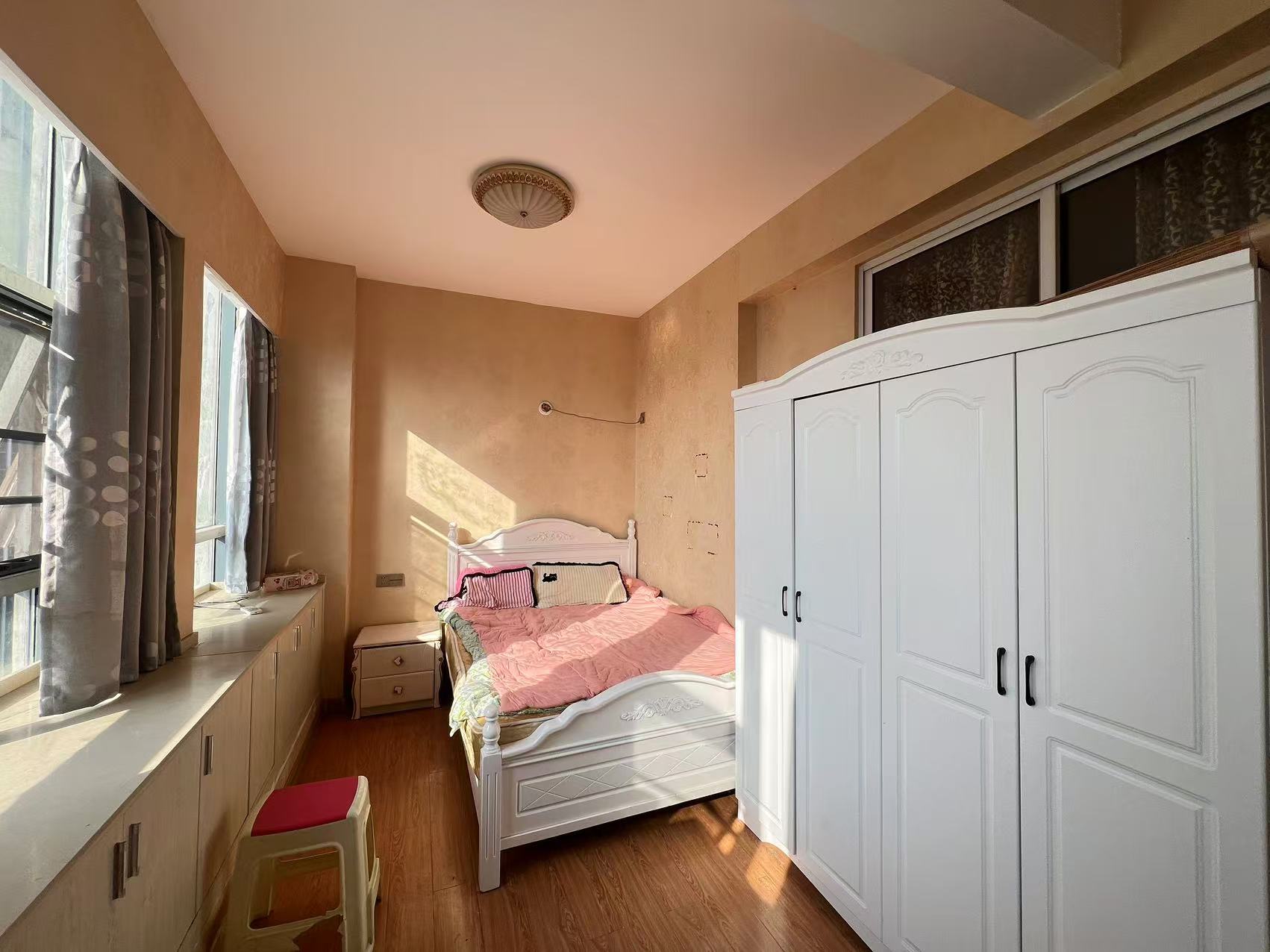 红星国际星城 1室1厅1卫 1800.0元/月 红星国际星城 1室1厅1卫 1800.0元/月室内图