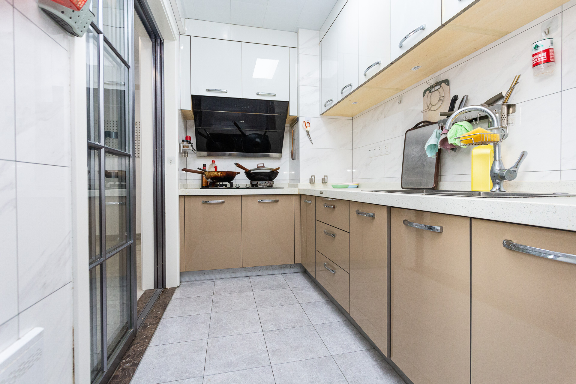 时代倾城三期  4室2厅2卫    128.0万 时代倾城三期  4室2厅2卫    128.0万厨房