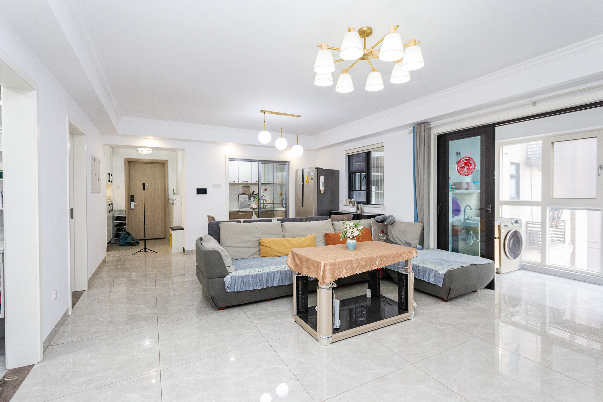 时代倾城三期  4室2厅2卫    128.0万 时代倾城三期  4室2厅2卫    128.0万客厅