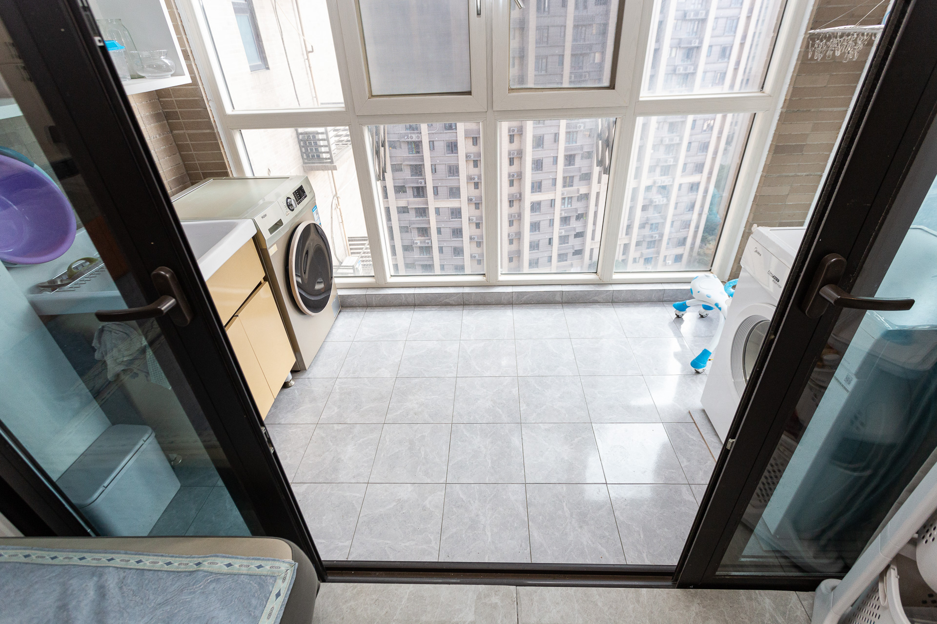 时代倾城三期  4室2厅2卫    128.0万 时代倾城三期  4室2厅2卫    128.0万阳台