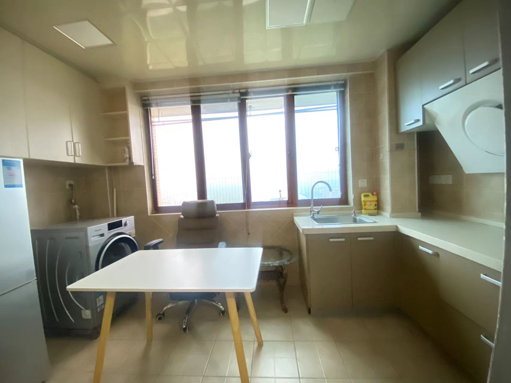 龙腾国际 1室0厅1卫 1100.0元/月 龙腾国际 1室0厅1卫 1100.0元/月室内图