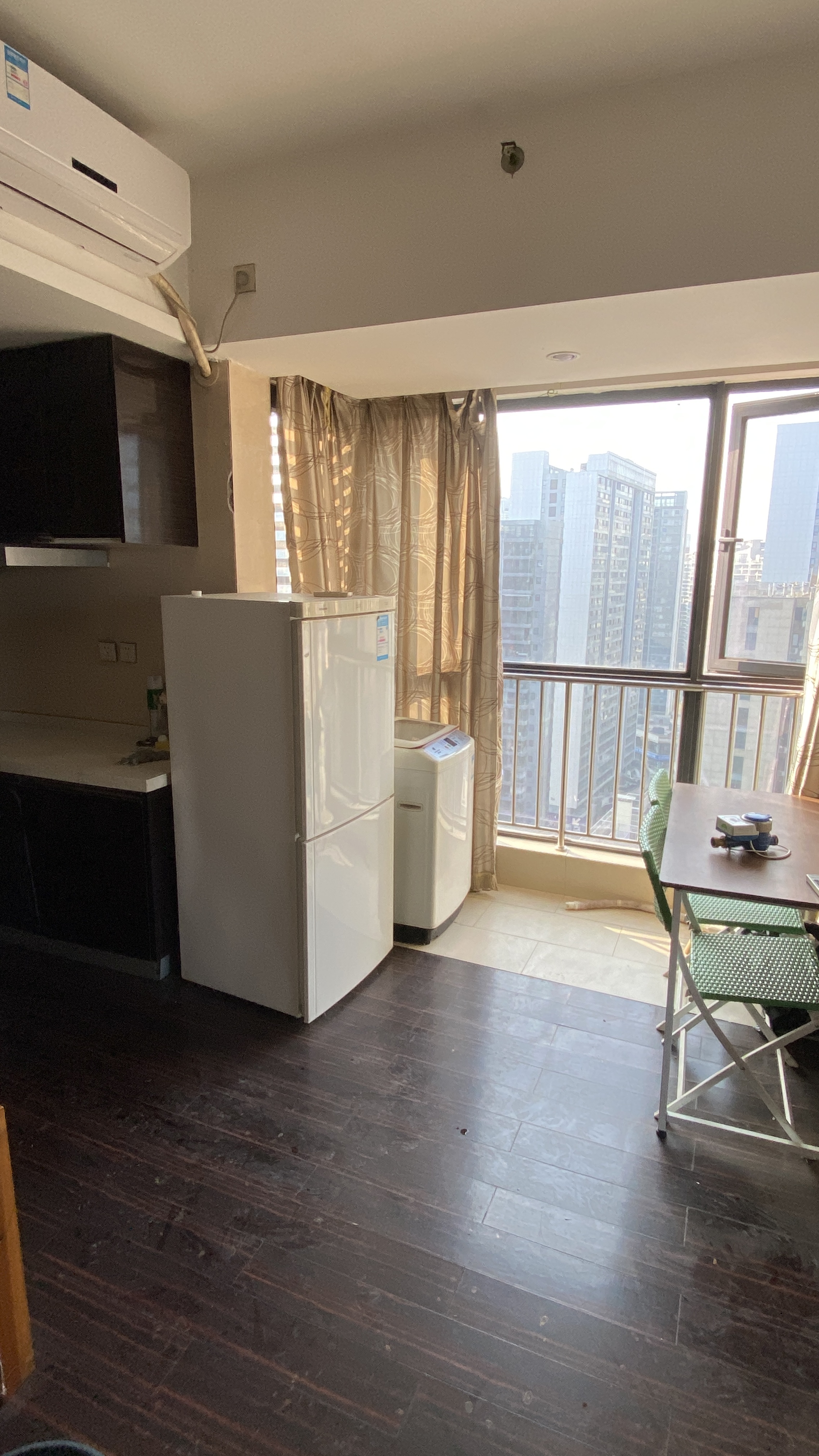 德思勤城市广场(宝格丽公寓) 1室1厅1卫 1800.0元/月 德思勤城市广场(宝格丽公寓) 1室1厅1卫 1800.0元/月室内图