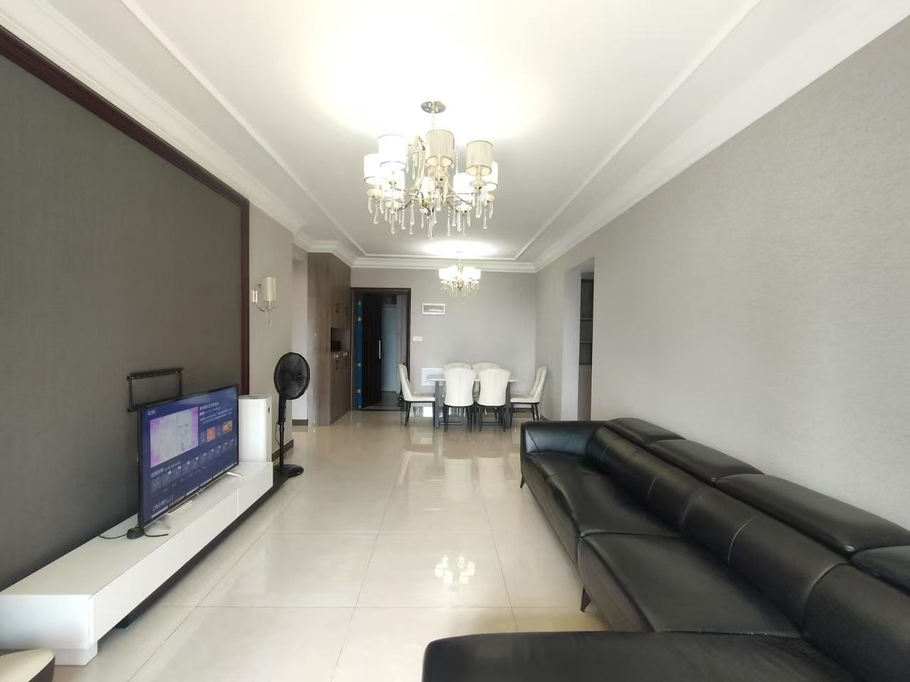 恒大华府  3室2厅2卫    87.8万 恒大华府  3室2厅2卫    87.8万室内图