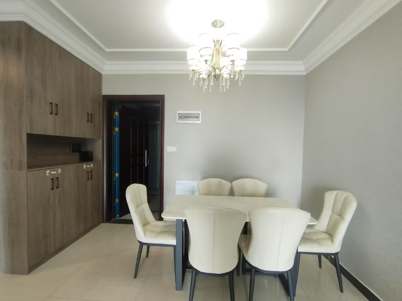 恒大华府  3室2厅2卫    87.8万 恒大华府  3室2厅2卫    87.8万室内图