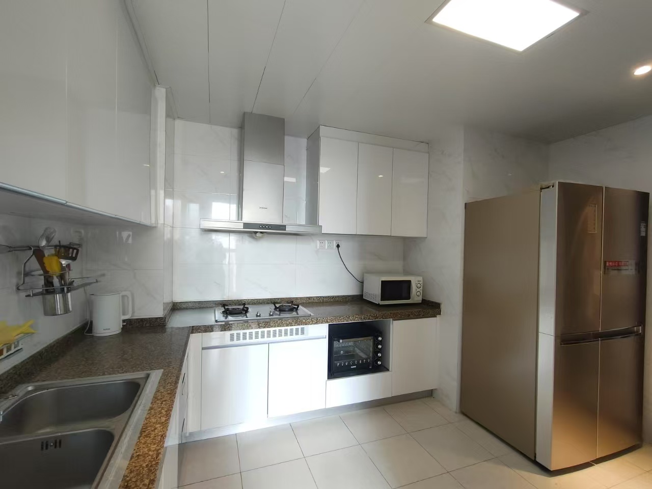 恒大华府  3室2厅2卫    87.8万 恒大华府  3室2厅2卫    87.8万室内图