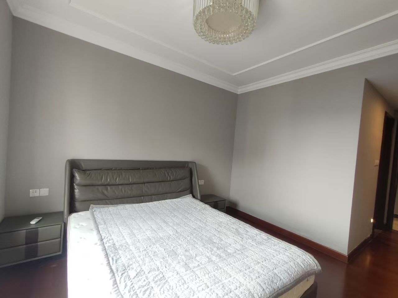 恒大华府  3室2厅2卫    87.8万 恒大华府  3室2厅2卫    87.8万室内图