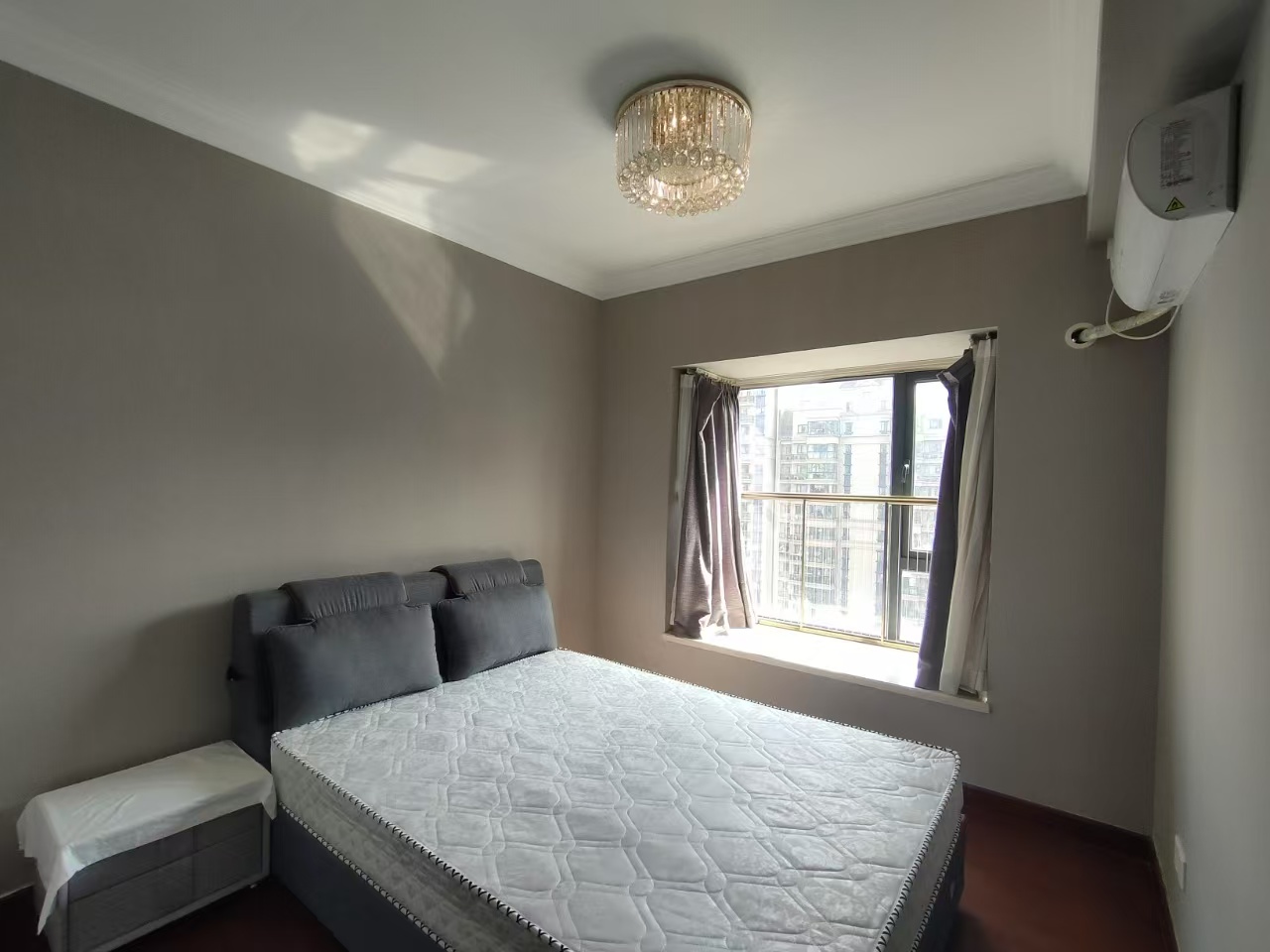 恒大华府  3室2厅2卫    87.8万 恒大华府  3室2厅2卫    87.8万室内图