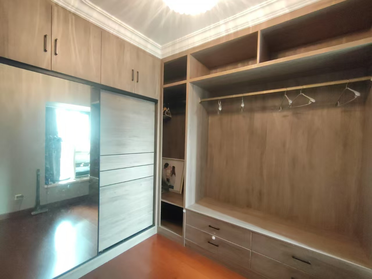 恒大华府  3室2厅2卫    87.8万 恒大华府  3室2厅2卫    87.8万室内图