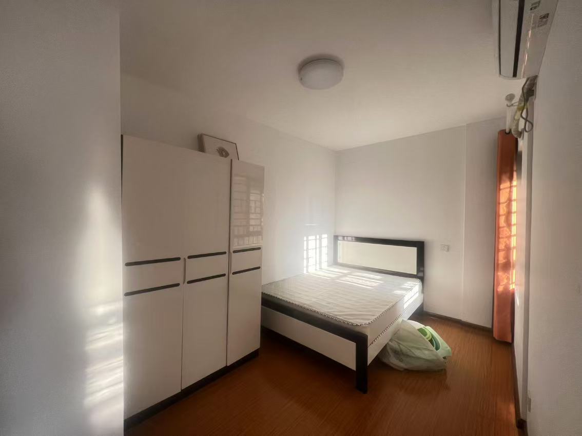 保利城(中航城国际社区、郡原美村) 3室2厅1卫 2200.0元/月 保利城(中航城国际社区、郡原美村) 3室2厅1卫 2200.0元/月室内图