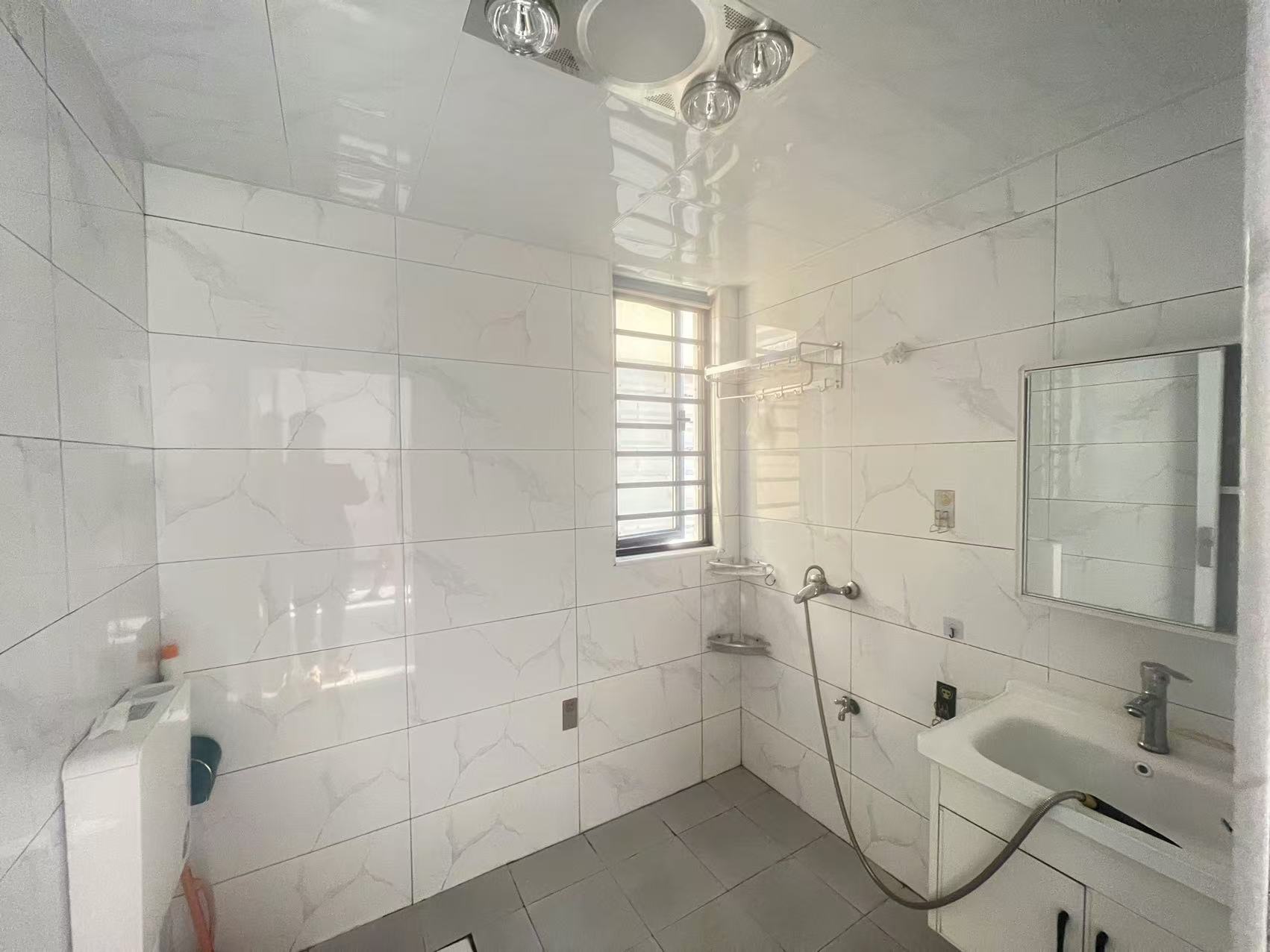 保利城（中航城国际社区、郡原美村）  3室2厅1卫    2200.0元/月室内图