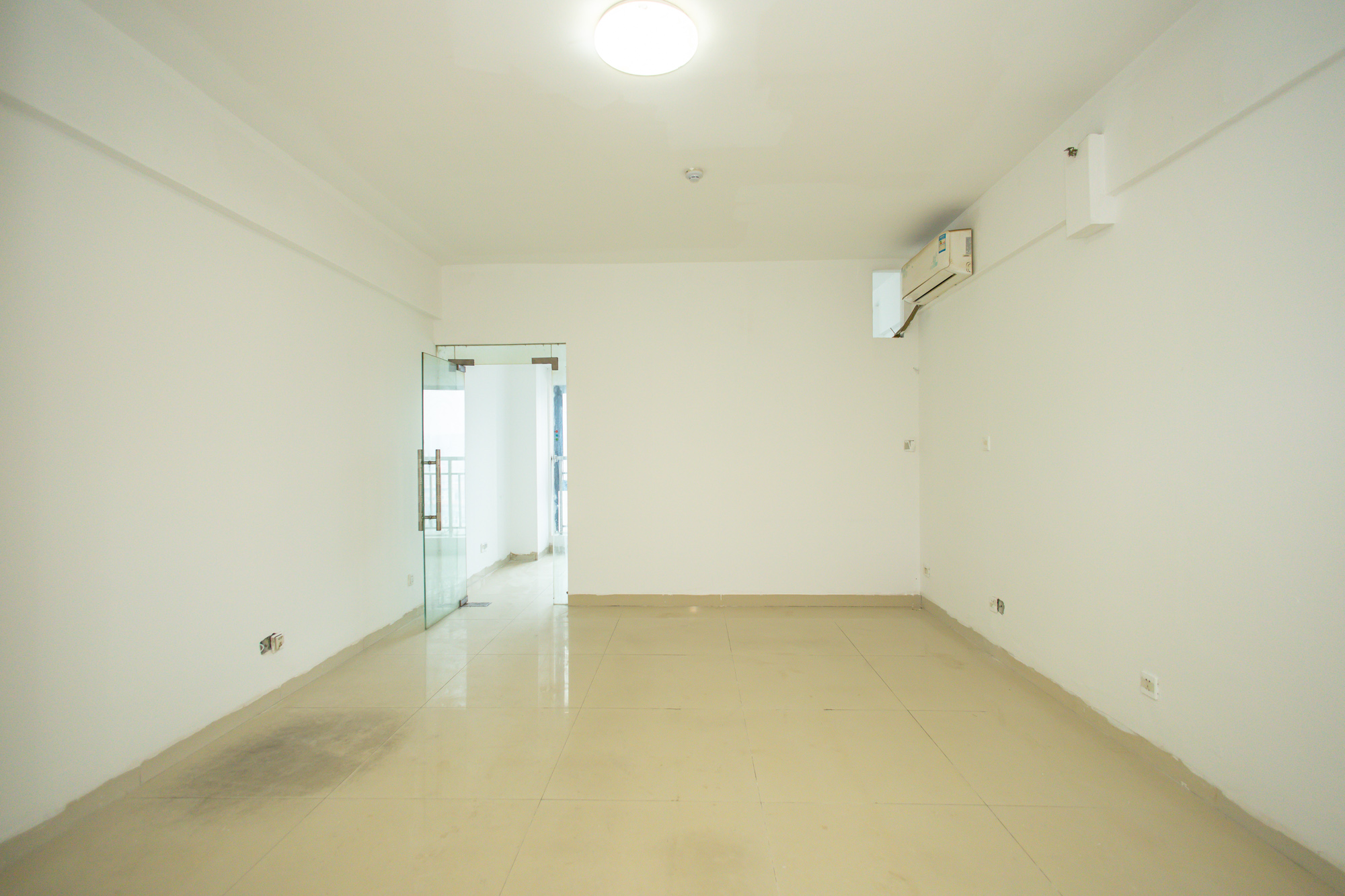 星大峰汇商务楼  1室1厅1卫    35.0万客厅